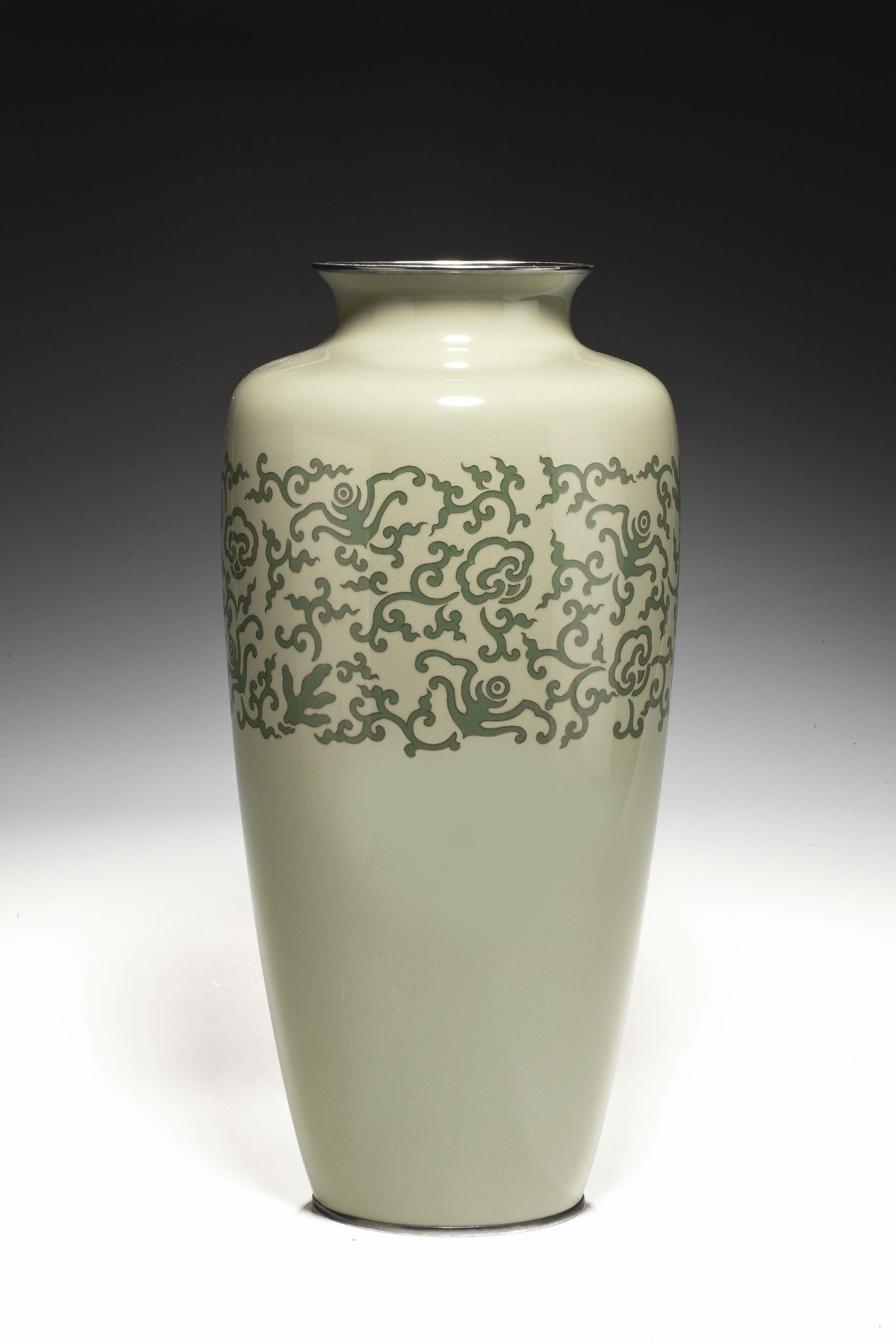 Japonais Grand vase cloisonné japonais:: période Meiji en vente