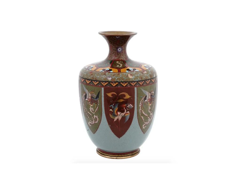 Japonais Grand vase japonais Meiji en émail cloisonné avec oiseaux du paradis en vente