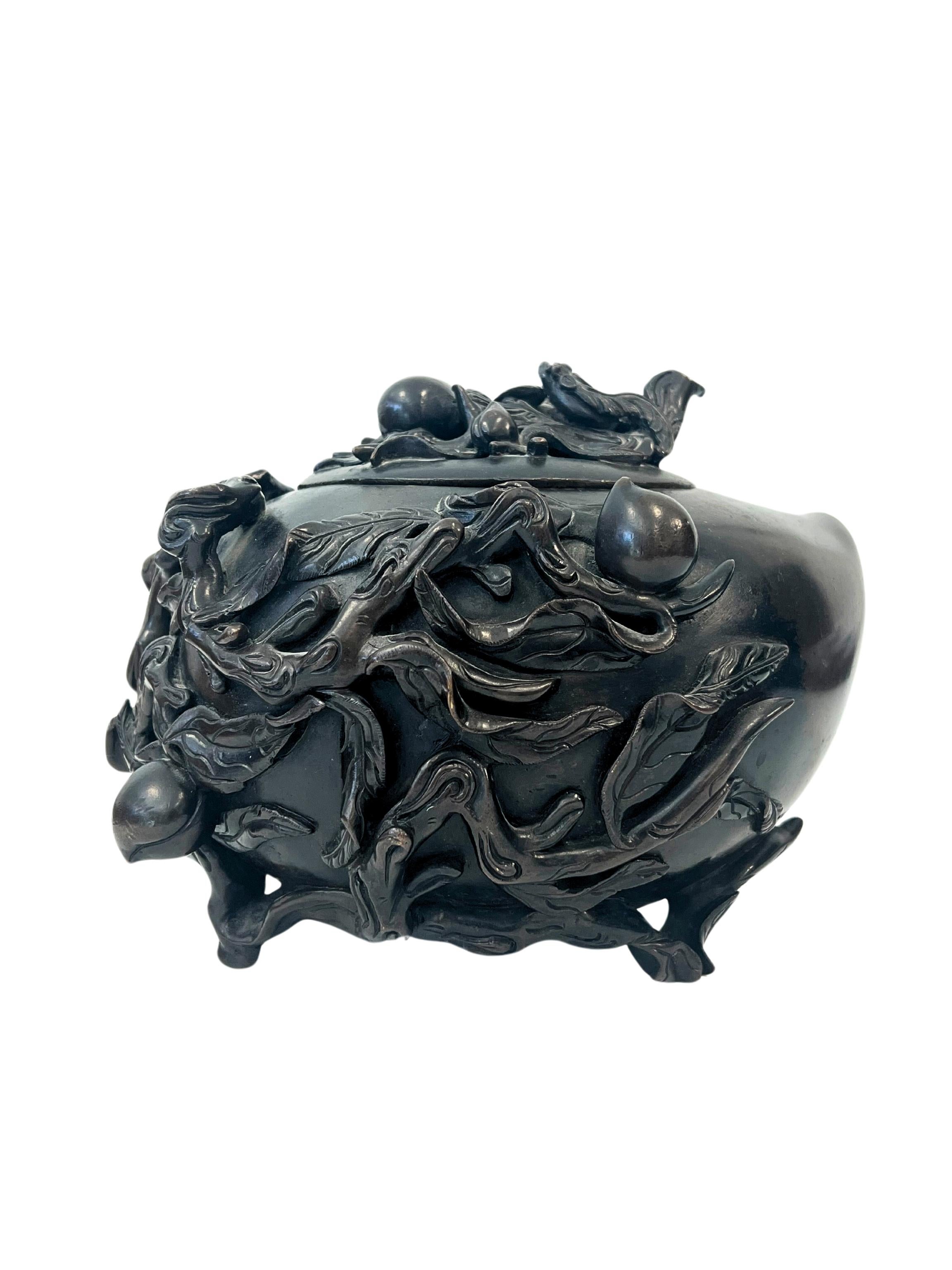 A Large Japanese Meiji Period Bronze Decorated Censor and Cover In Excellent Condition In Los Angeles, CA