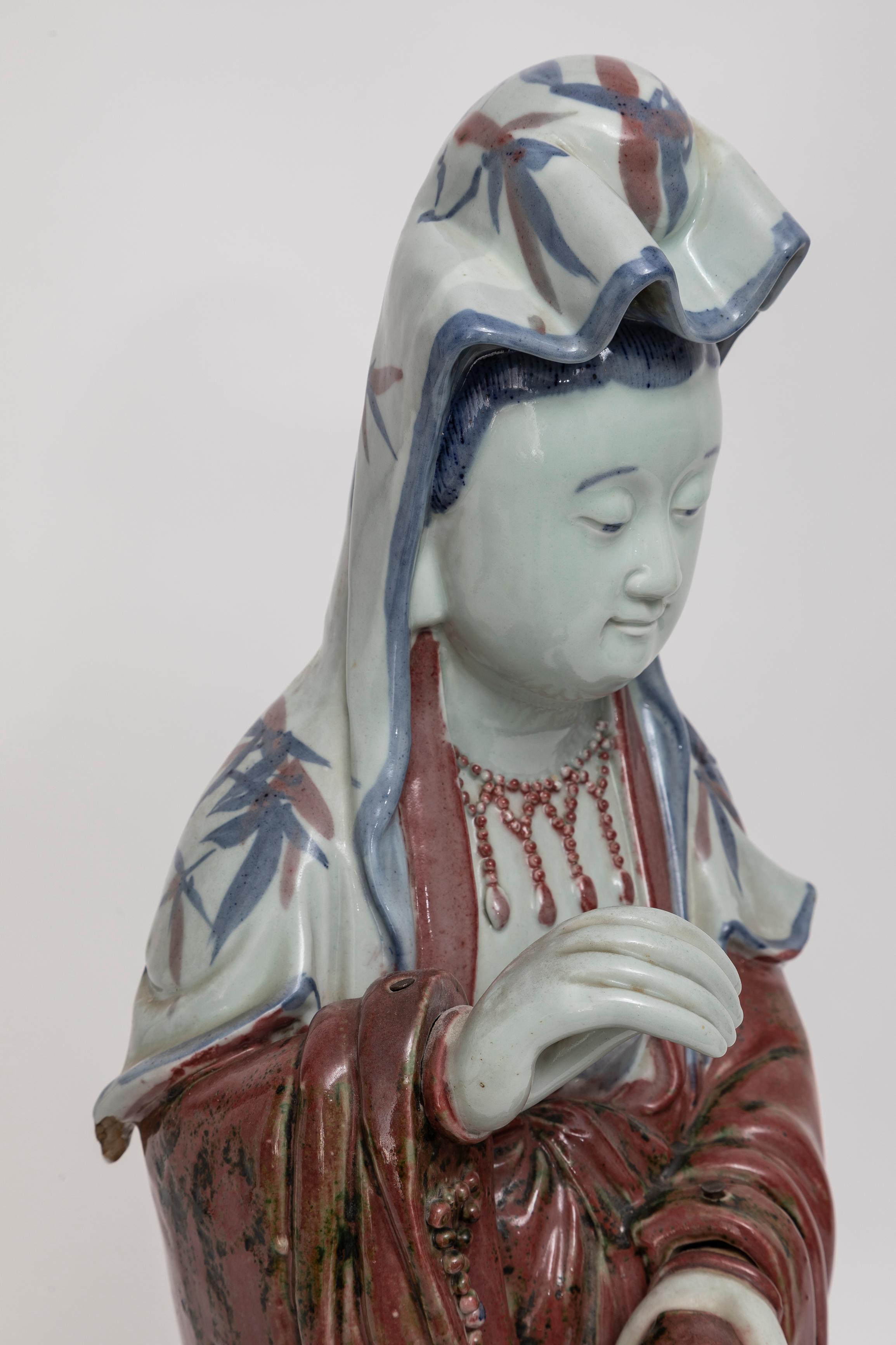 A Large Japanese Porcelain Figure of a Guanyin For Sale 7