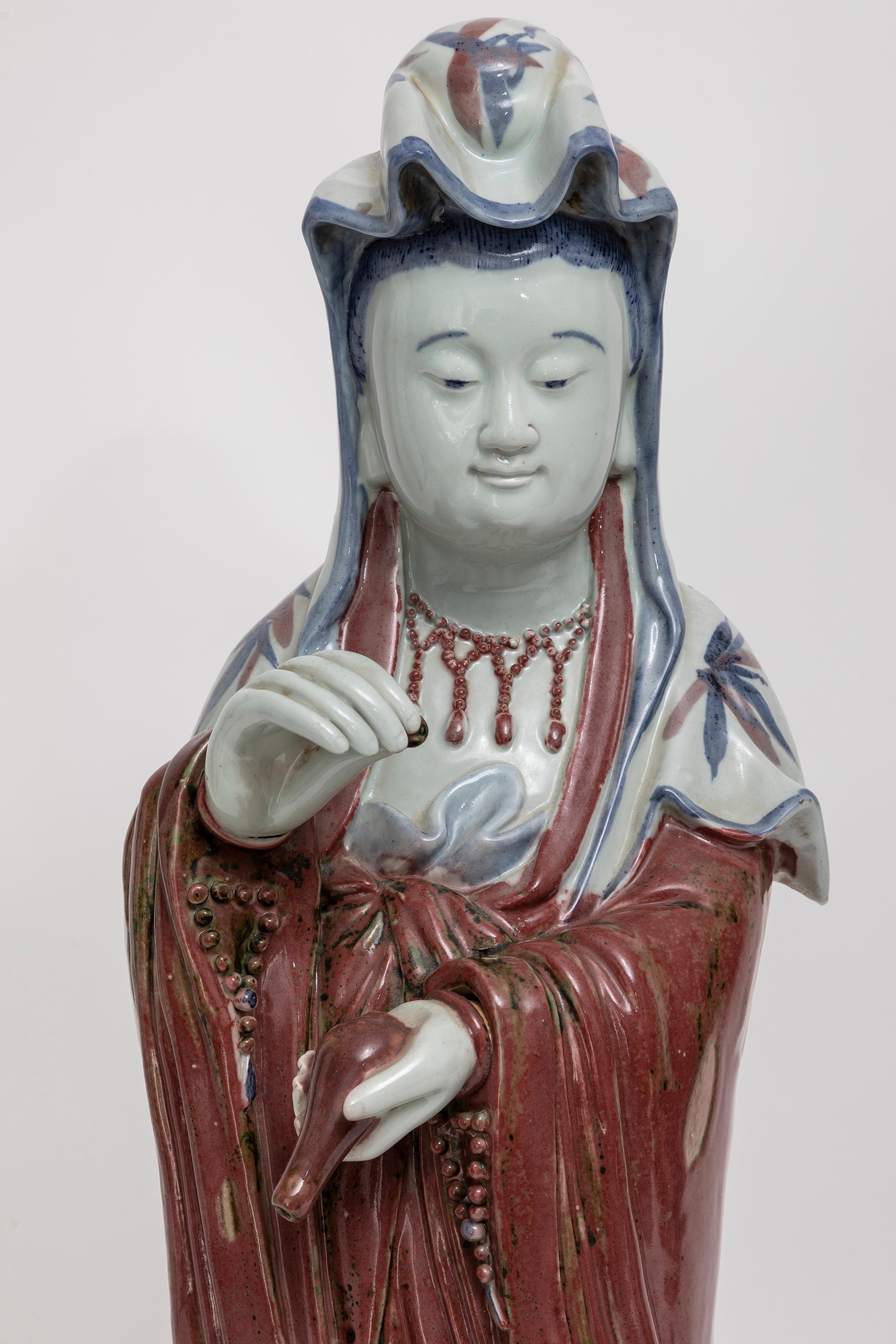 A Large Japanese Porcelain Figure of a Guanyin For Sale 8
