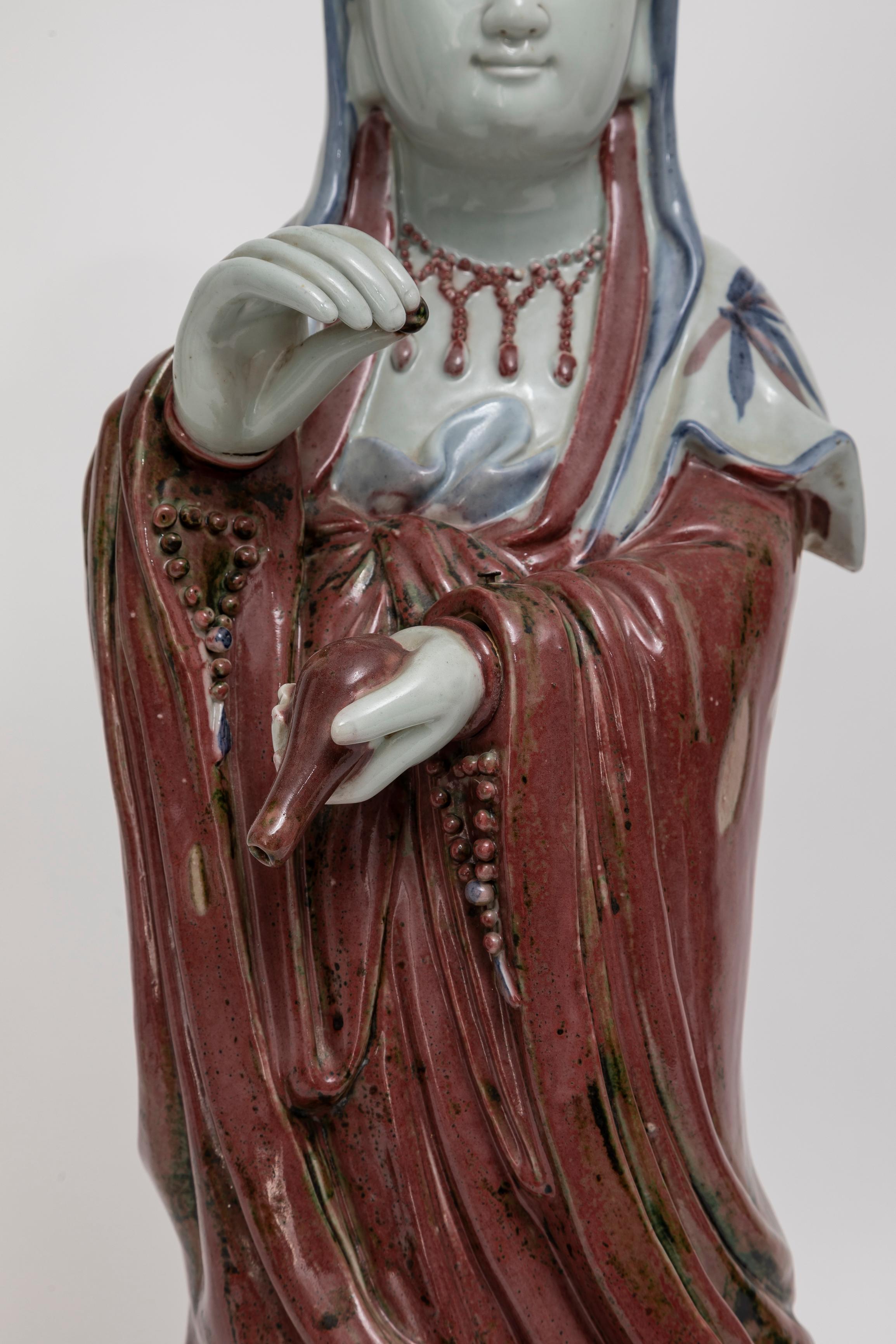 A Large Japanese Porcelain Figure of a Guanyin For Sale 3