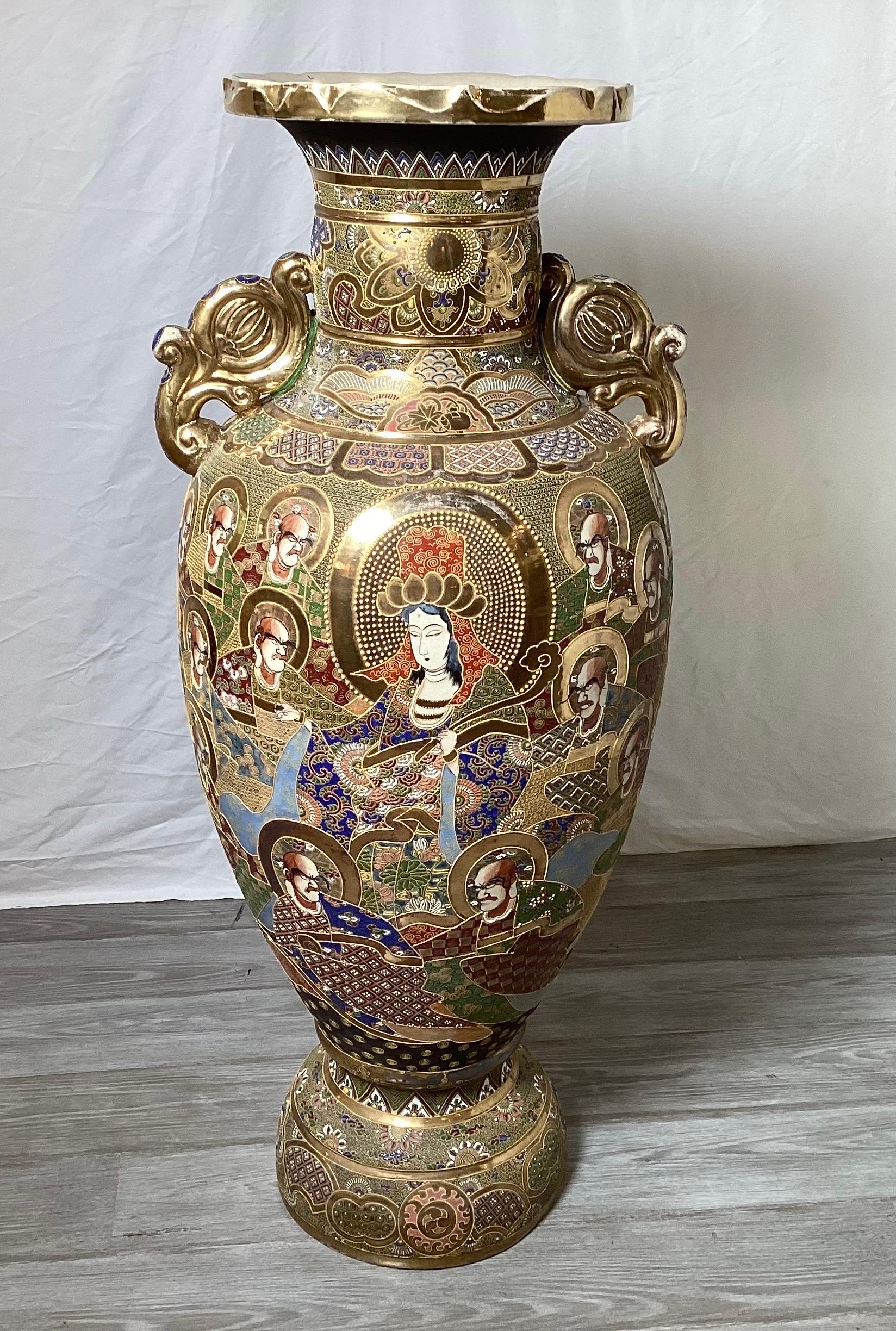 A Large Japanese Satsuma Palace Vase 6