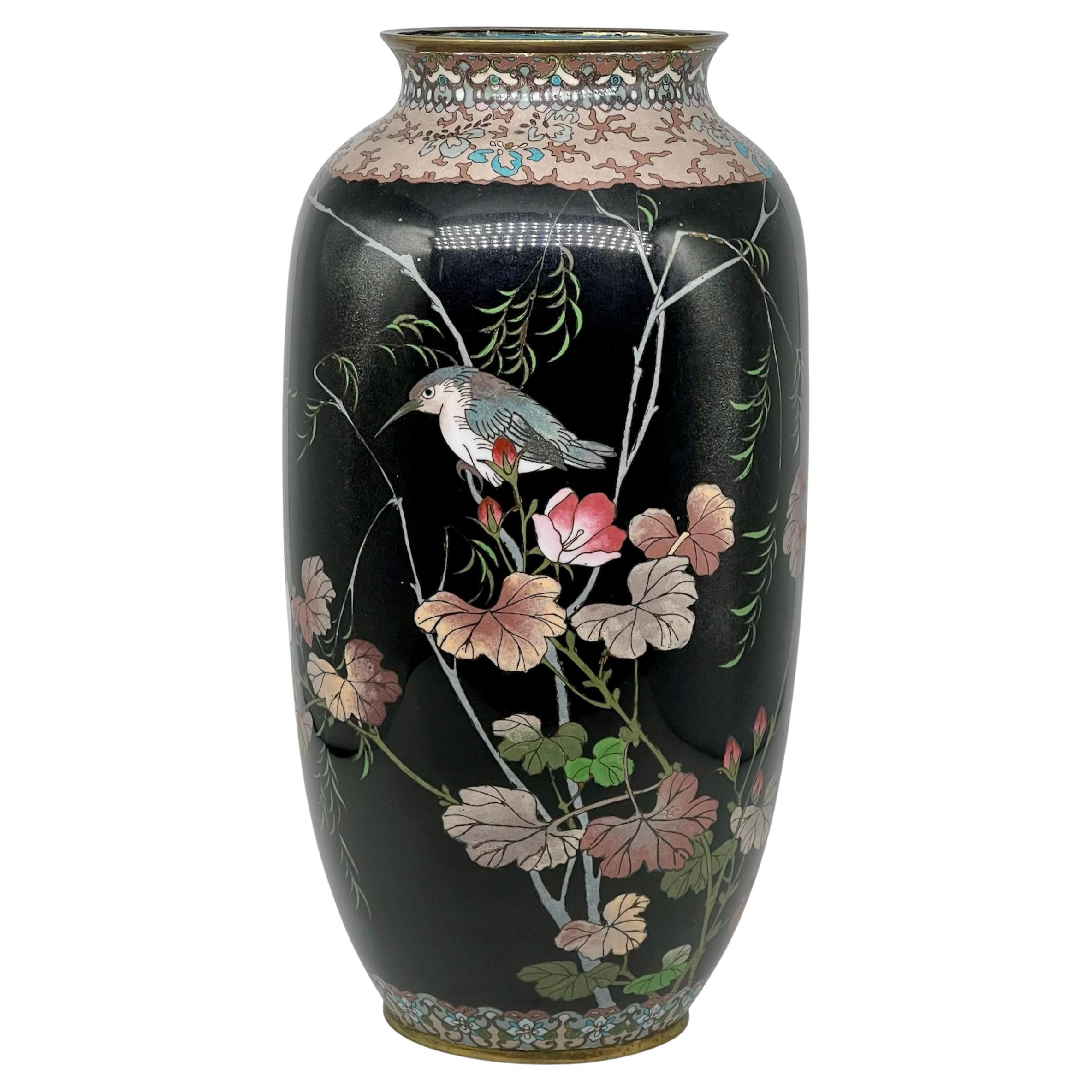 Gran Jarrón Japonés de Esmalte Cloisonné Negro Azabache del Periodo Meiji