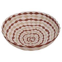 Un grande piatto d'arte in ceramica di Kati Tuominen-Niittylä, Morocco Series 3, toni terrosi
