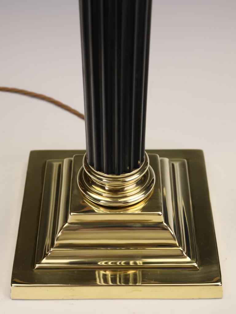 A Large Late 19th Century British Corinthian Column Table Lamp For Sale 7