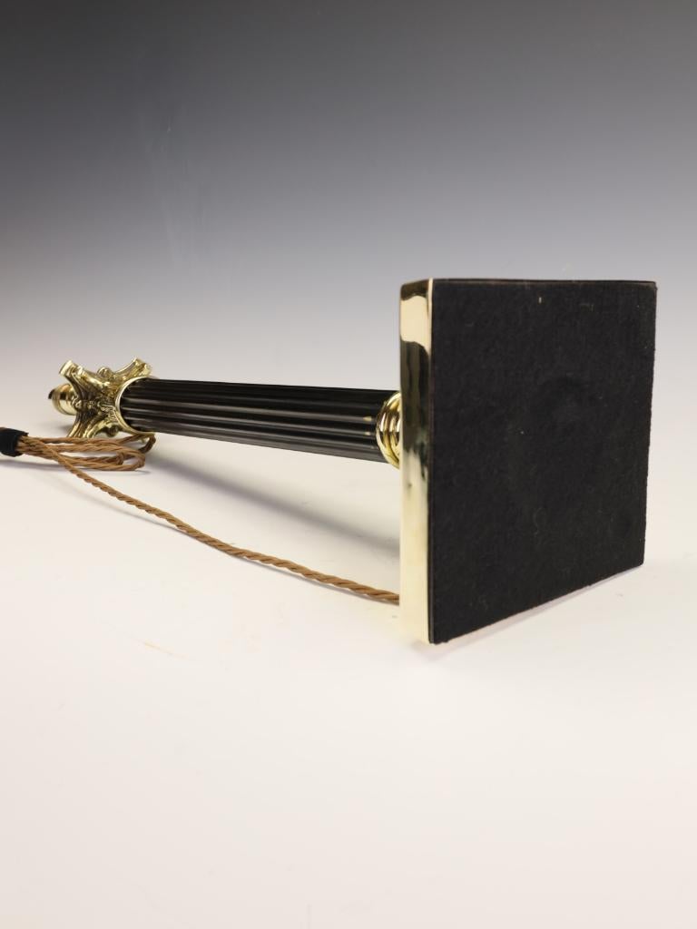 A Large Late 19th Century British Corinthian Column Table Lamp For Sale 8