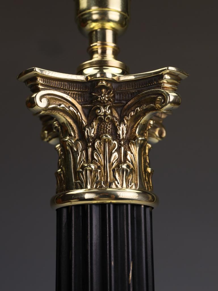 A Large Late 19th Century British Corinthian Column Table Lamp For Sale 1