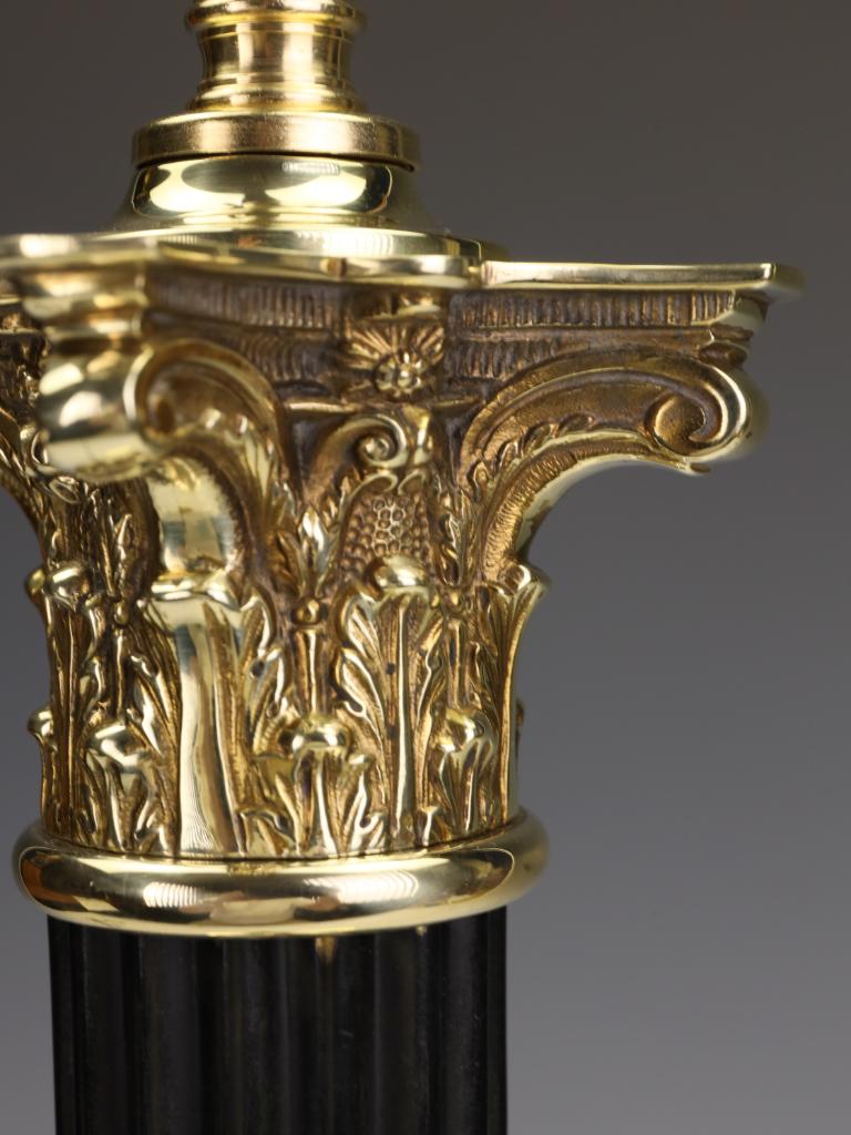 A Large Late 19th Century British Corinthian Column Table Lamp For Sale 2