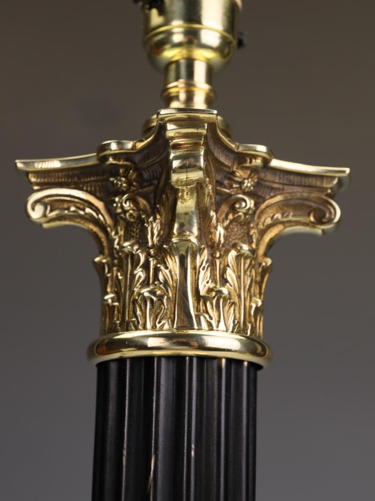 A Large Late 19th Century British Corinthian Column Table Lamp For Sale 3