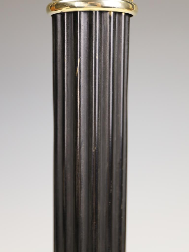 A Large Late 19th Century British Corinthian Column Table Lamp For Sale 4