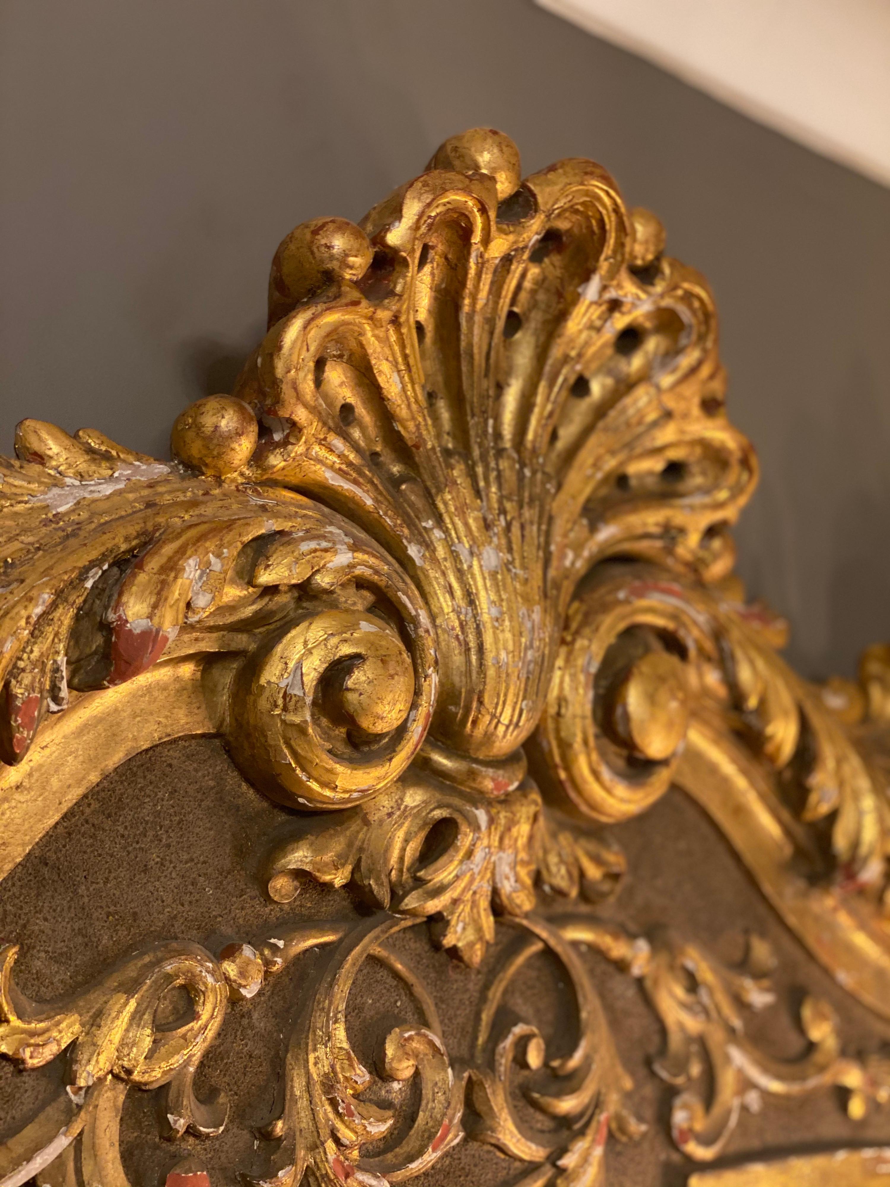 Grand miroir français de la fin du XIXe siècle, doré à l'or en vente 7