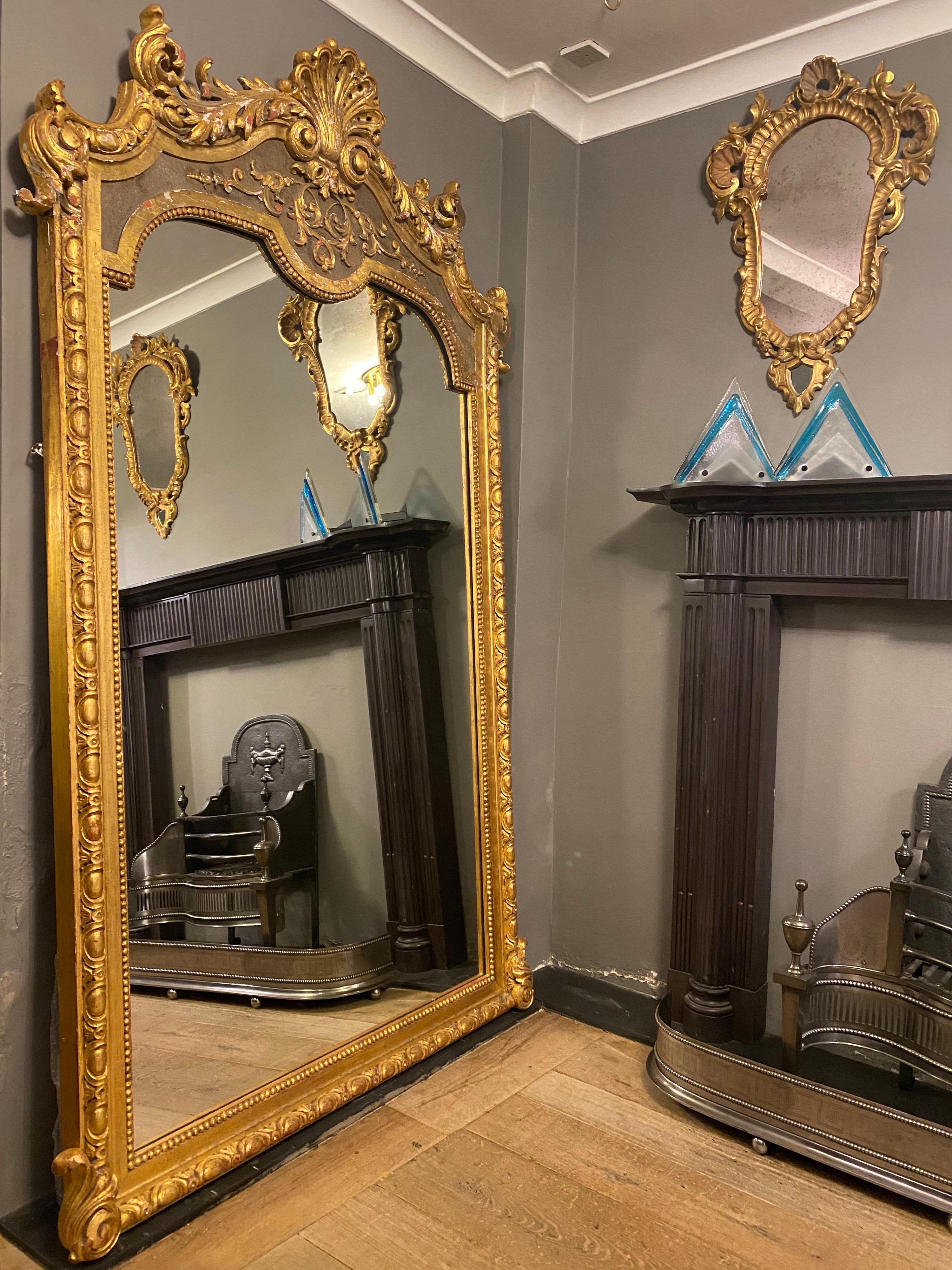 Sculpté Grand miroir français de la fin du XIXe siècle, doré à l'or en vente