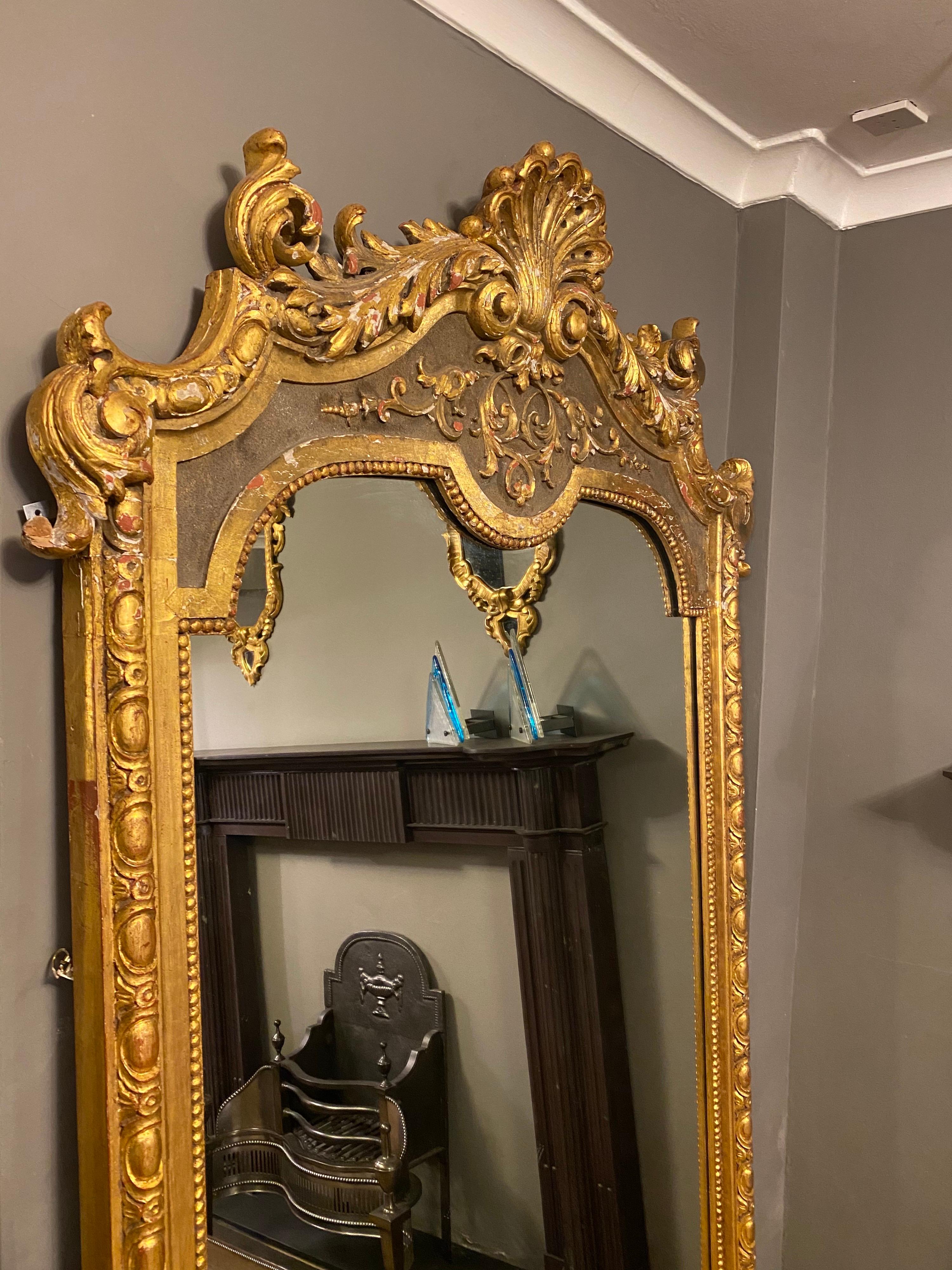 Grand miroir français de la fin du XIXe siècle, doré à l'or en vente 1
