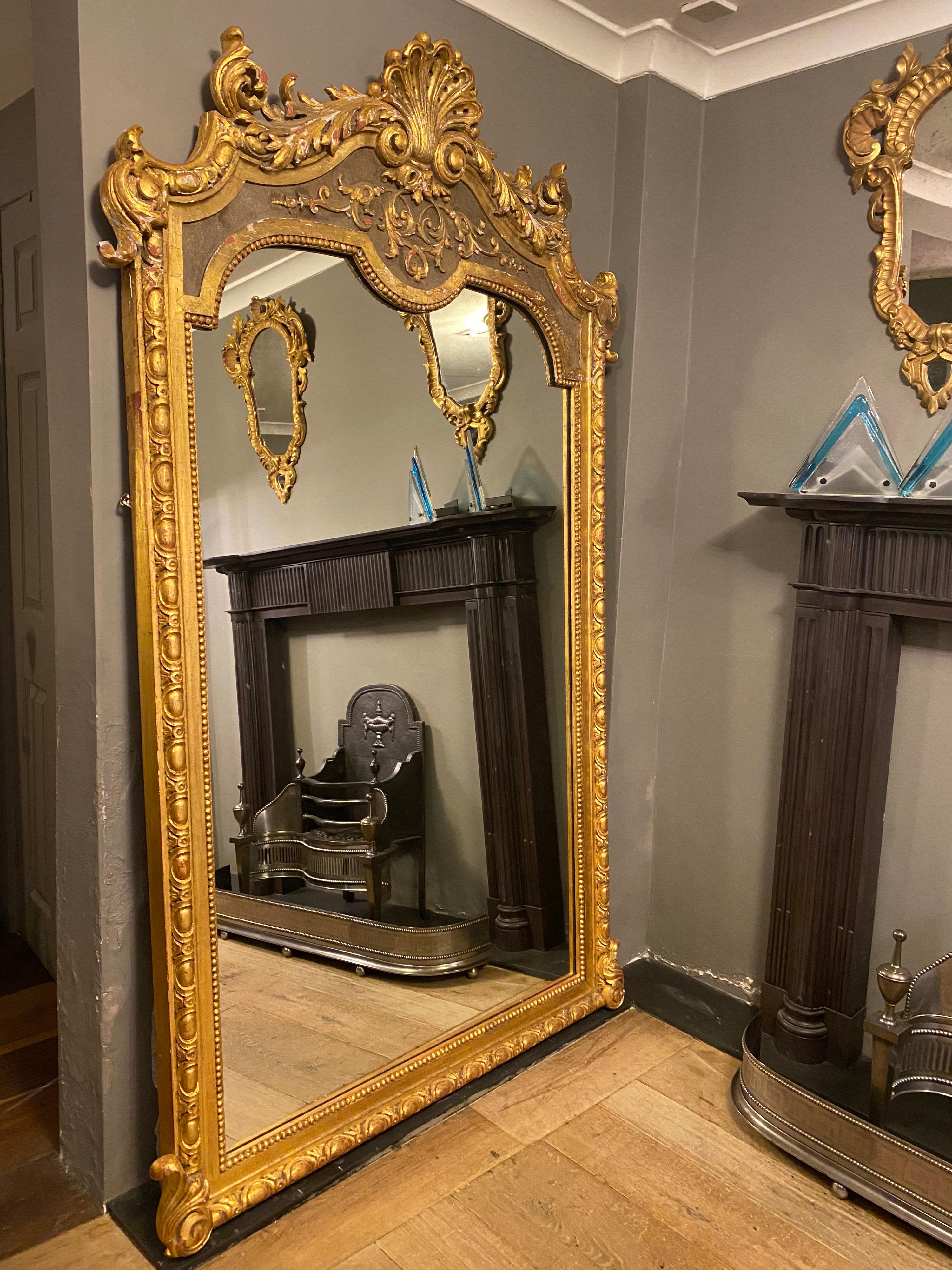 Grand miroir français de la fin du XIXe siècle, doré à l'or en vente 2