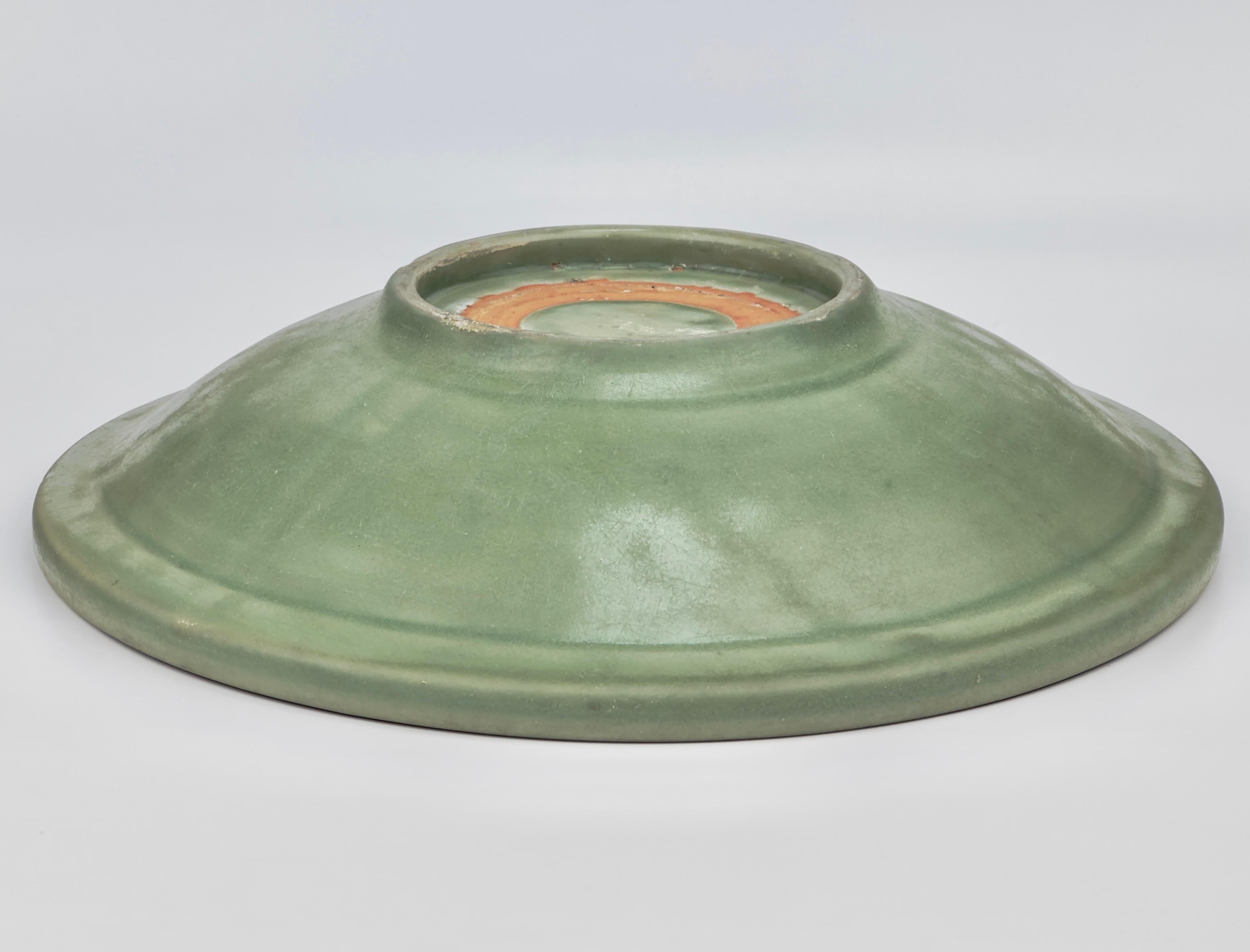 Grande piatto in celadon 'Longquan', dinastia Ming, XV secolo in vendita 1