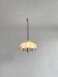 Grand plafonnier SPACE-AGE en Lucite de GUZZINI,  Italie 1960