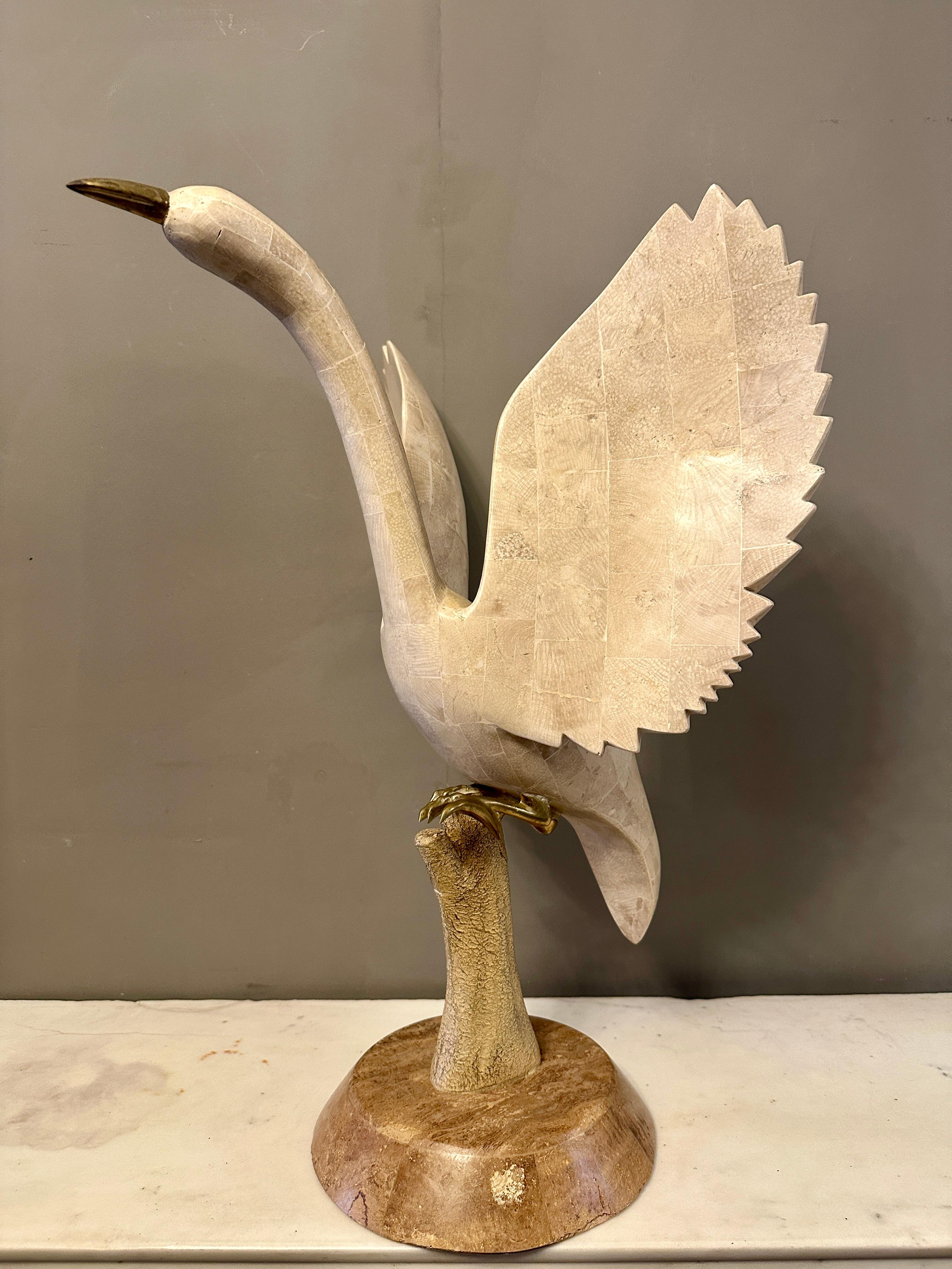 XX secolo Una grande scultura di uccelli in marmo di Maitland Smith in vendita