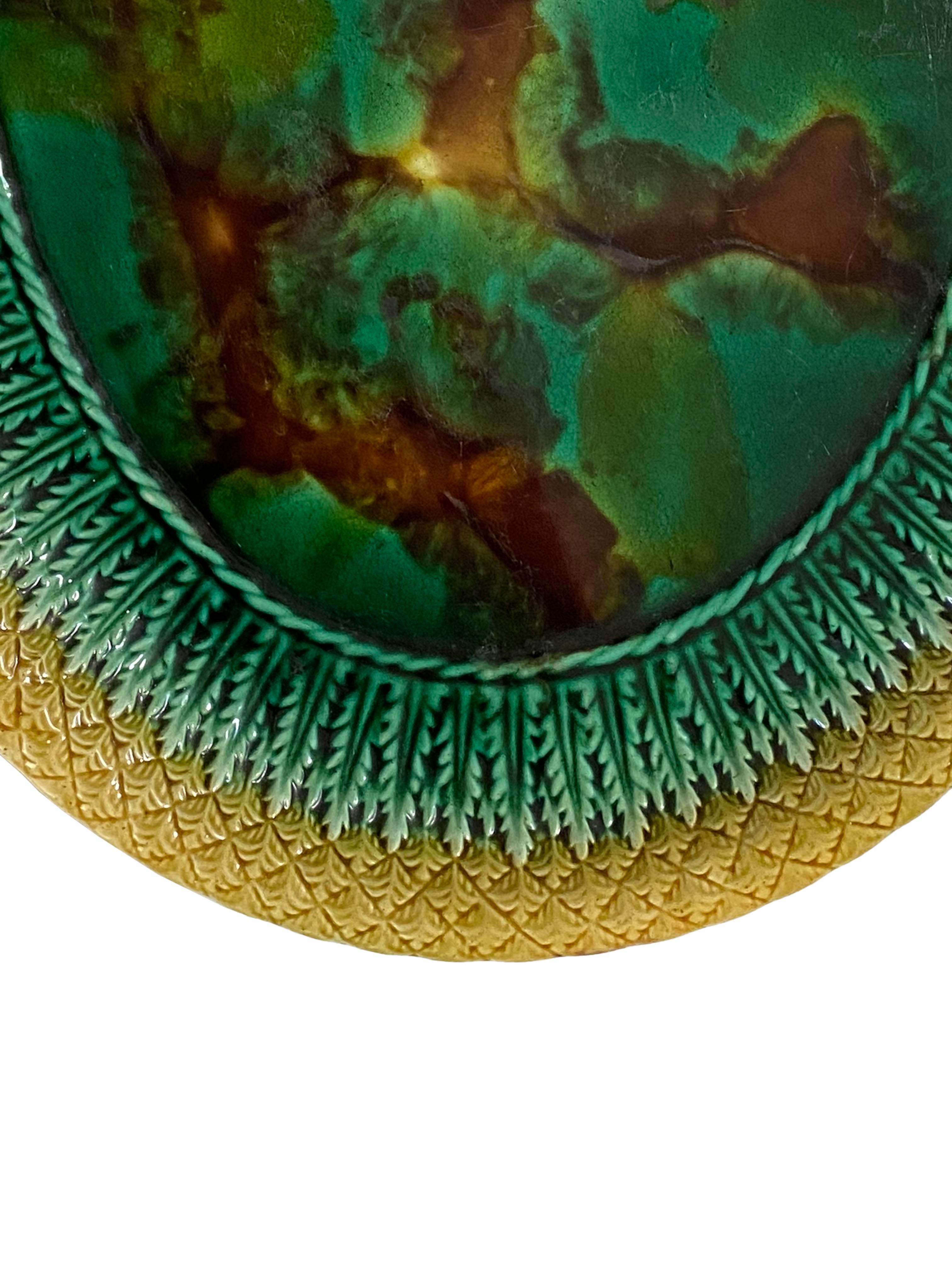 Eine große Majolika-Servierplatte aus dem Besitz von Brooke Astor im Zustand „Gut“ im Angebot in Scottsdale, AZ