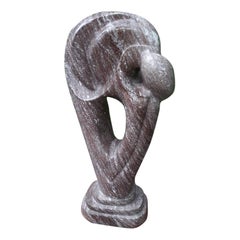 Grande sculpture abstraite en marbre de style moderne du milieu du siècle dernier