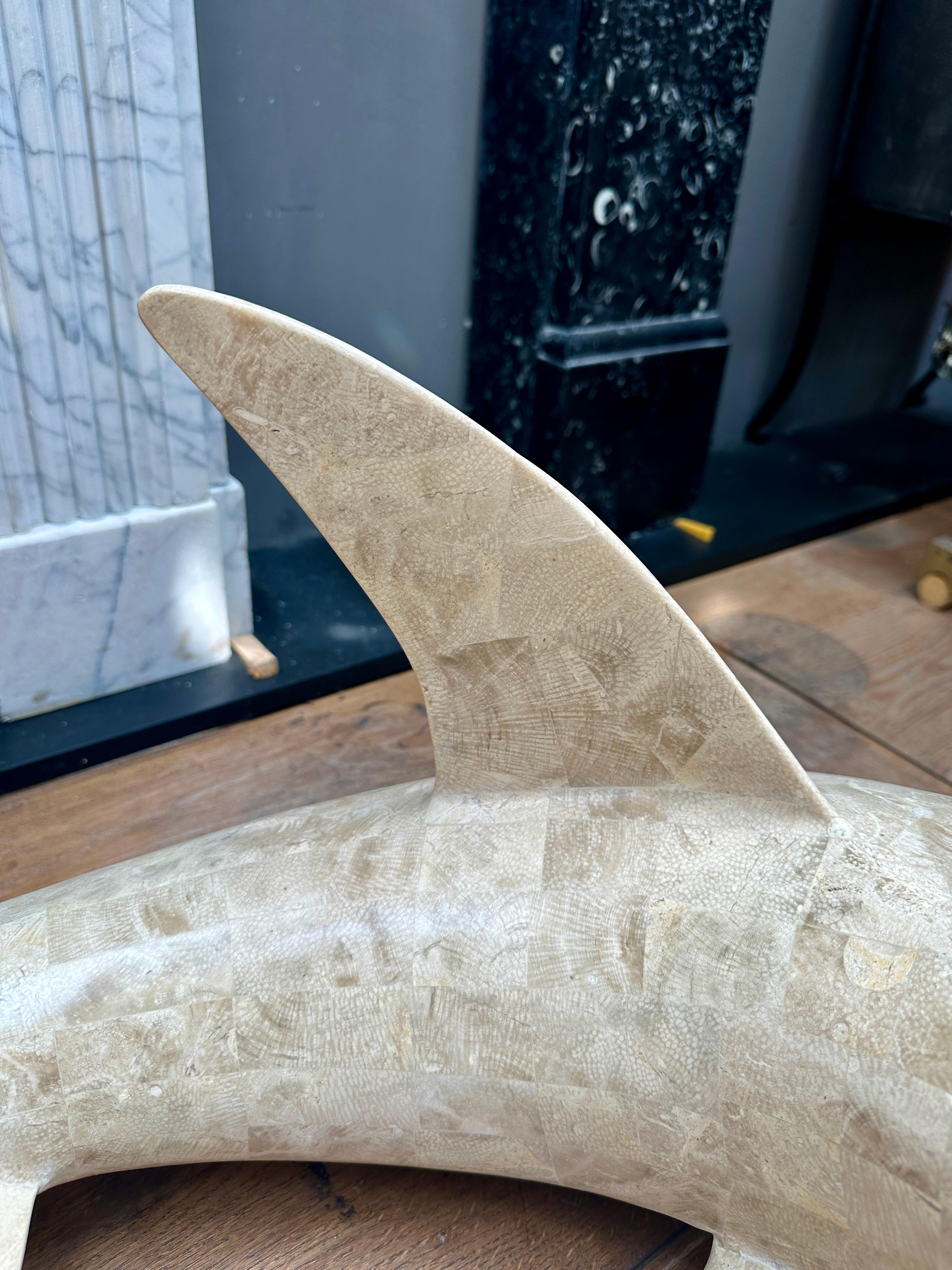 A Large Marble Shark Sculpture By Maitland Smith (Marmor) im Angebot