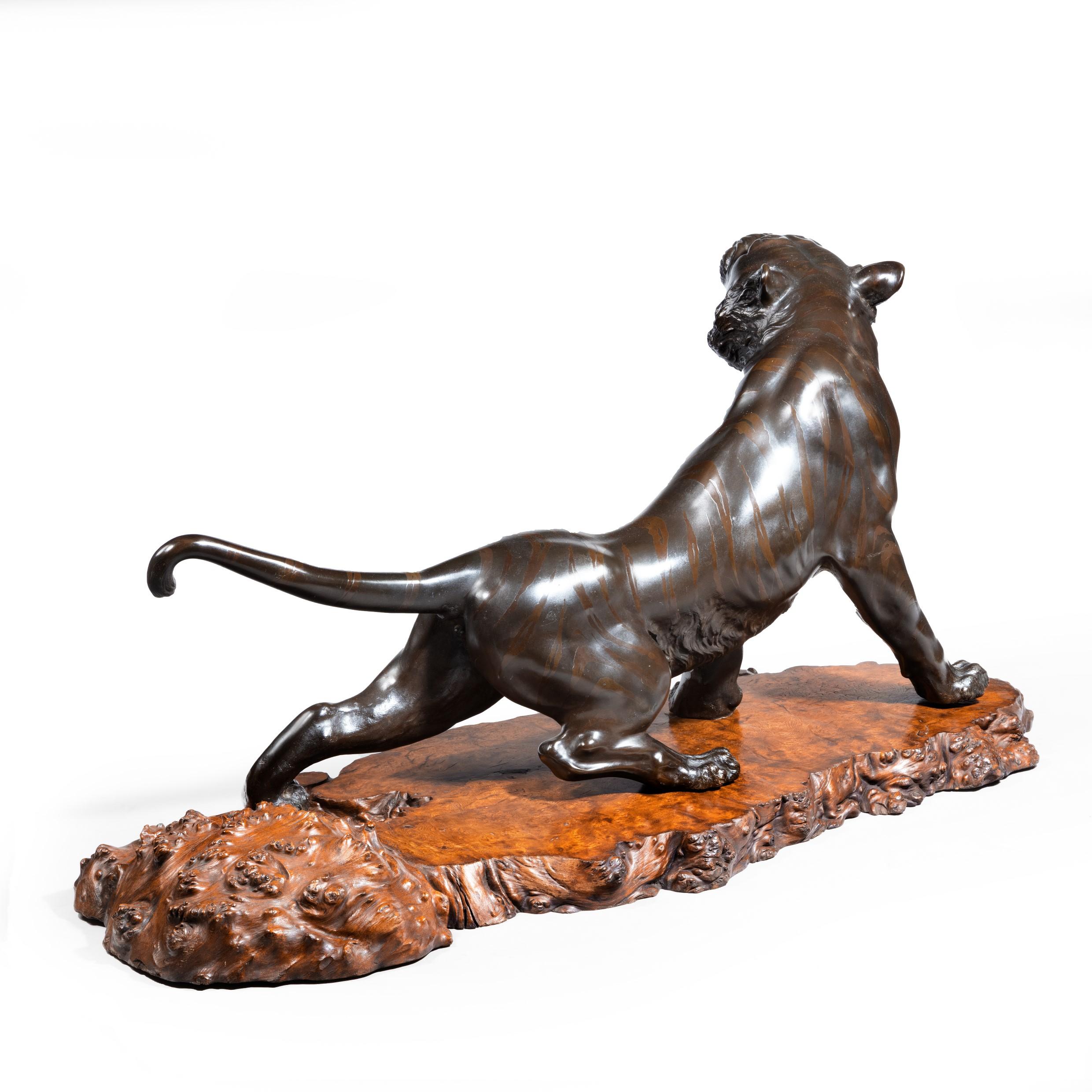 Large Meiji Period Bronze Tiger by Genryusai Seiya For Sale 1