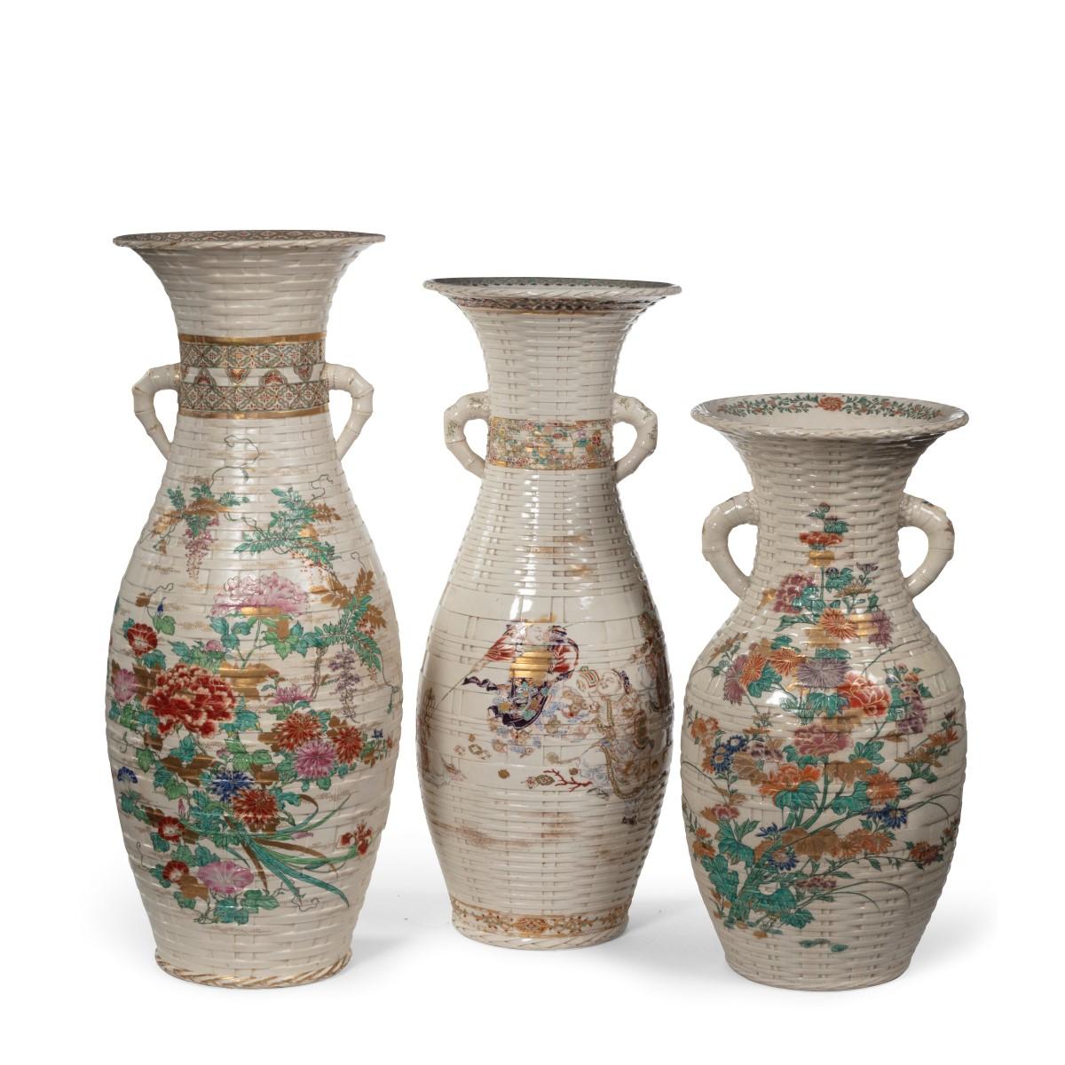 Large Meiji Period Satsuma Earthenware Floor Vase For Sale 2