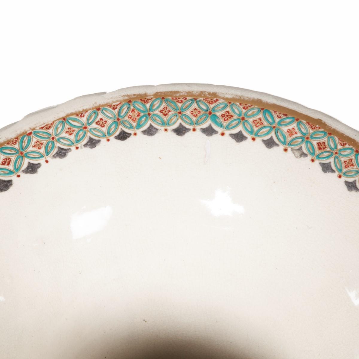 Grande vaso da terra in terracotta Satsuma del periodo Meiji In condizioni buone in vendita a Lymington, Hampshire