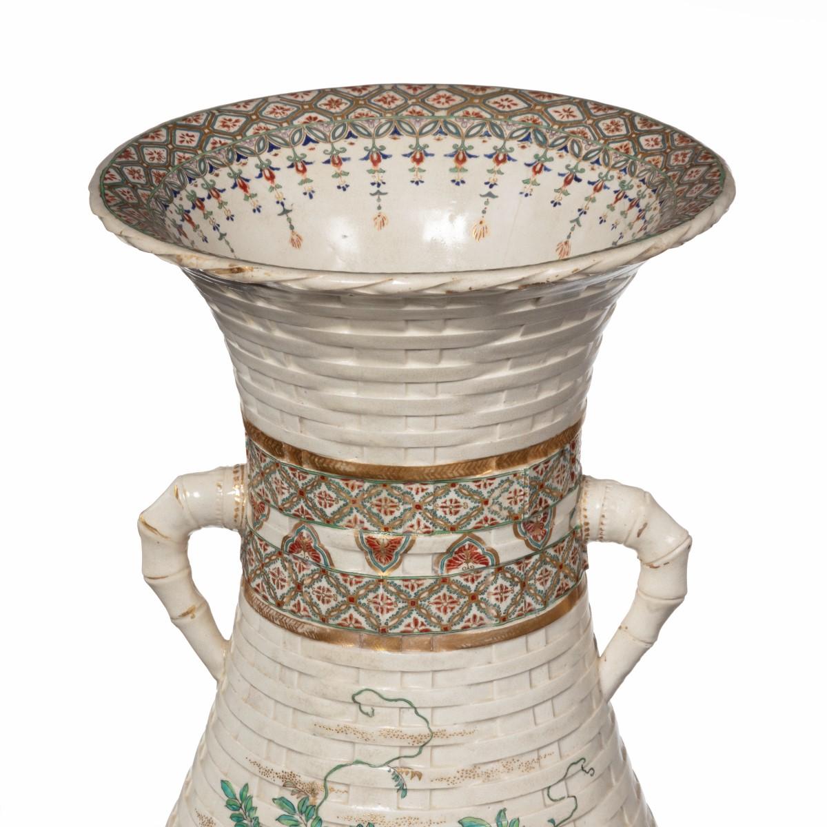 Large Meiji Period Satsuma Earthenware Floor Vase For Sale 1