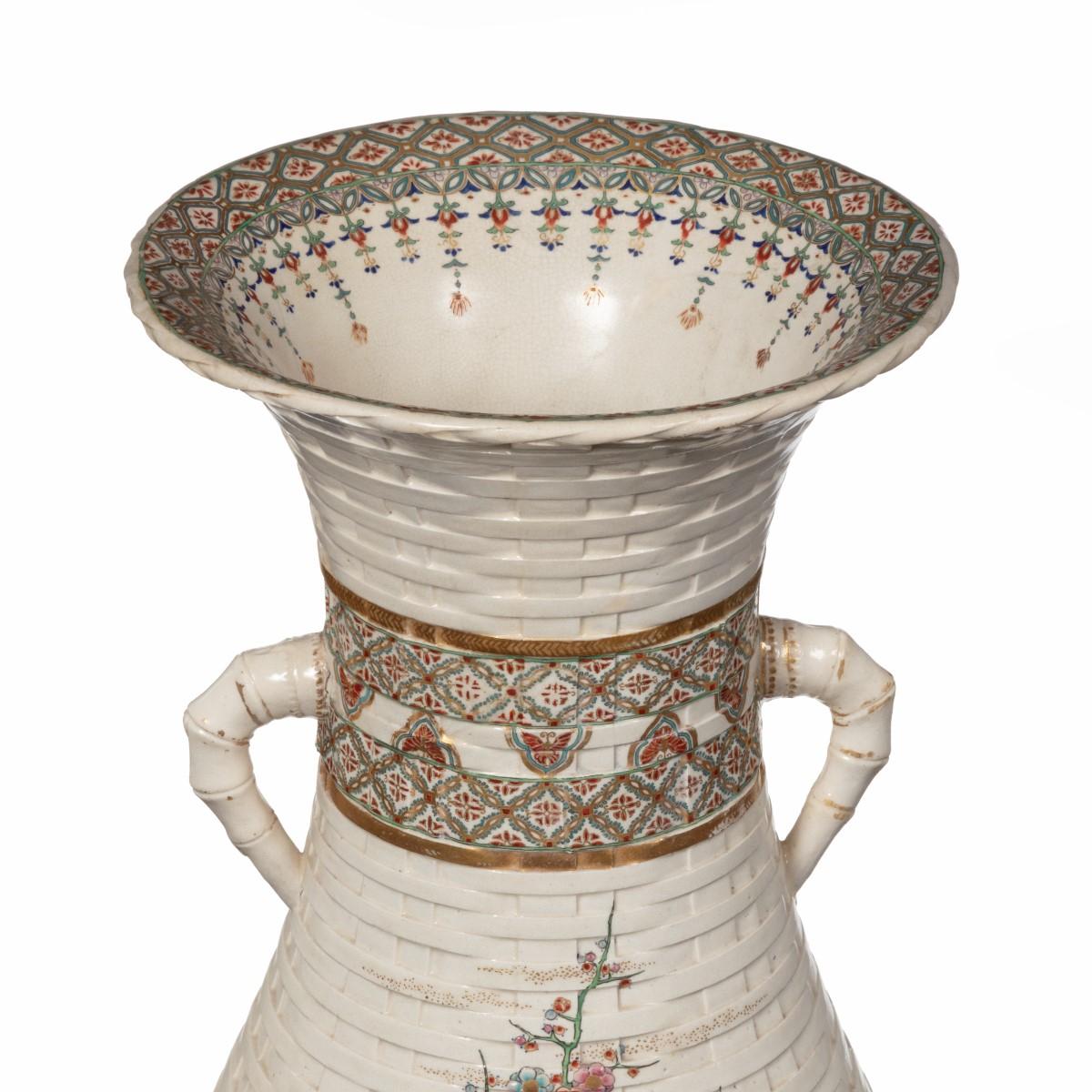 Large Meiji Period Satsuma Earthenware Floor Vase For Sale 2