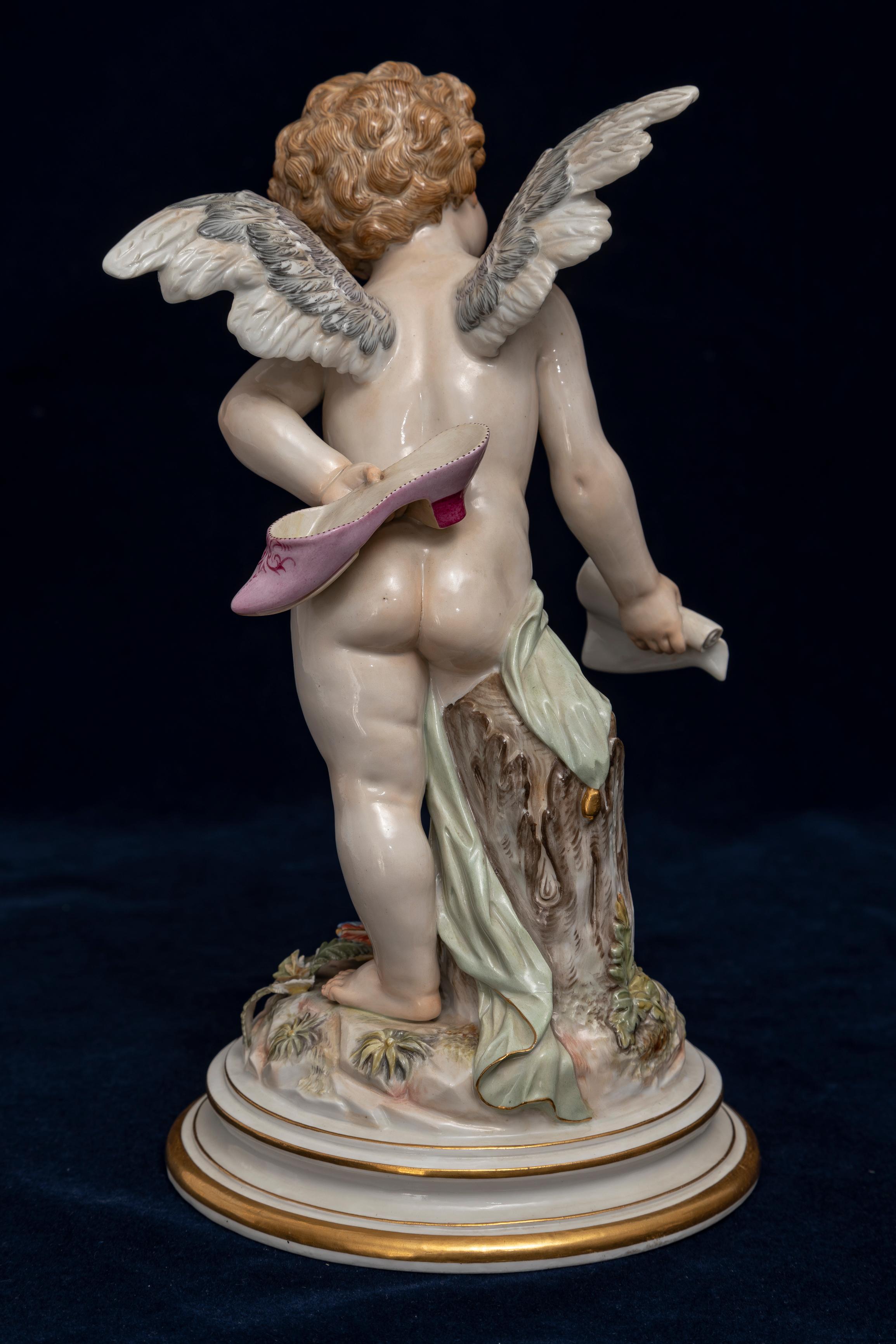 Eine große Meissen Porcelain Devisenkinder Amor Figur 