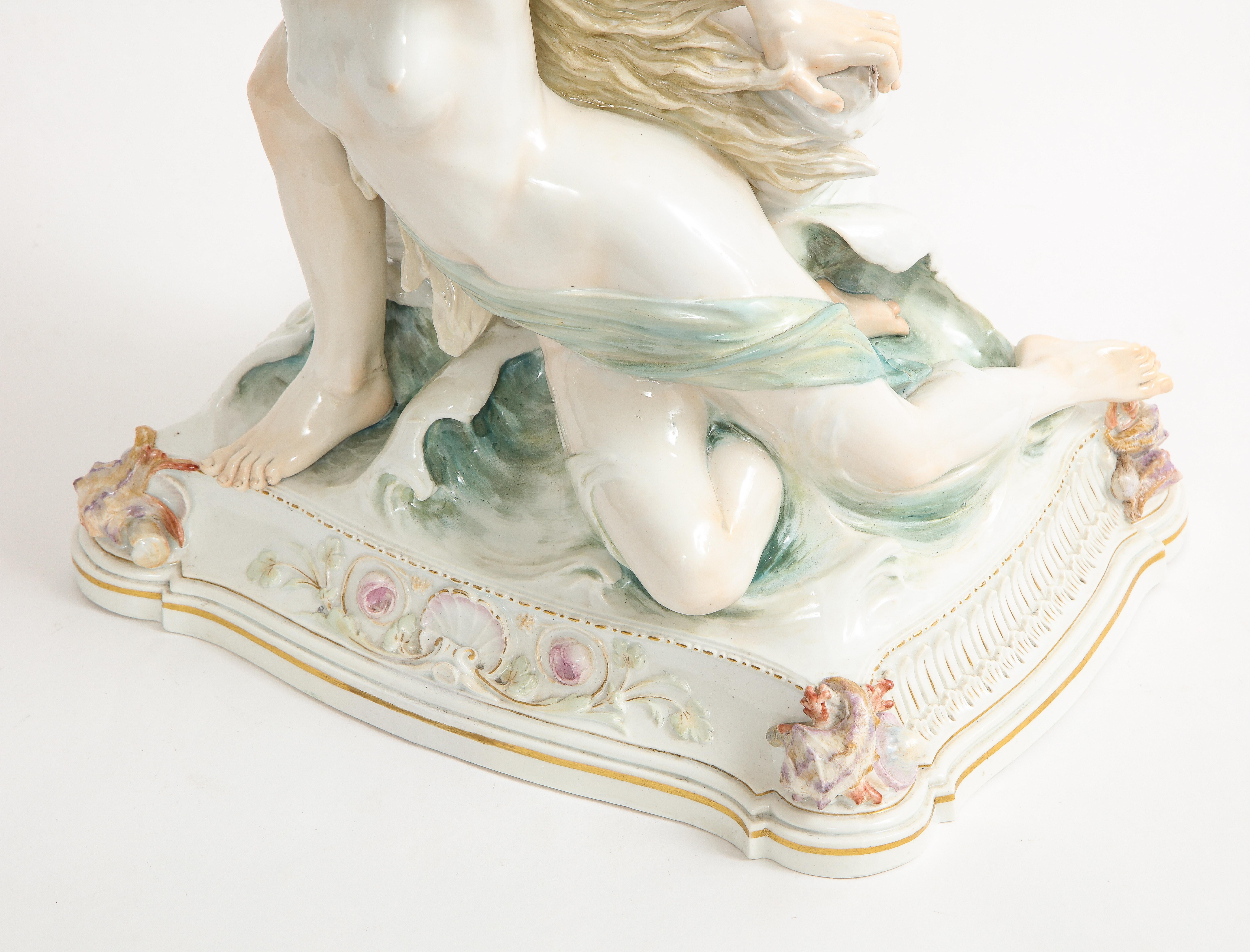 Large Meissen Porcelain Group of Lovers Kissing in the Ocean on a Rock In Good Condition For Sale In New York, NY