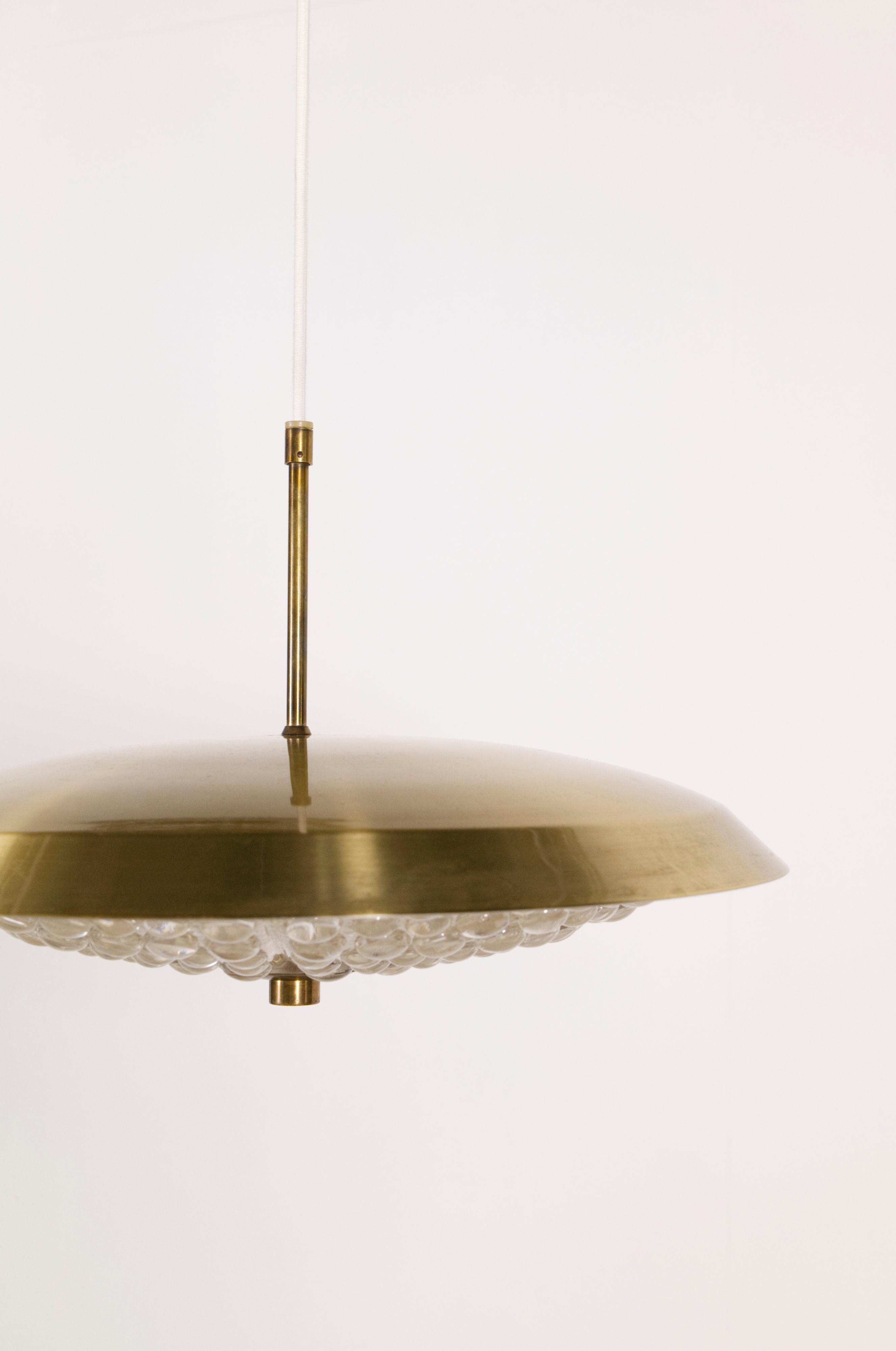 Grande lampe suspendue en métal et verre 