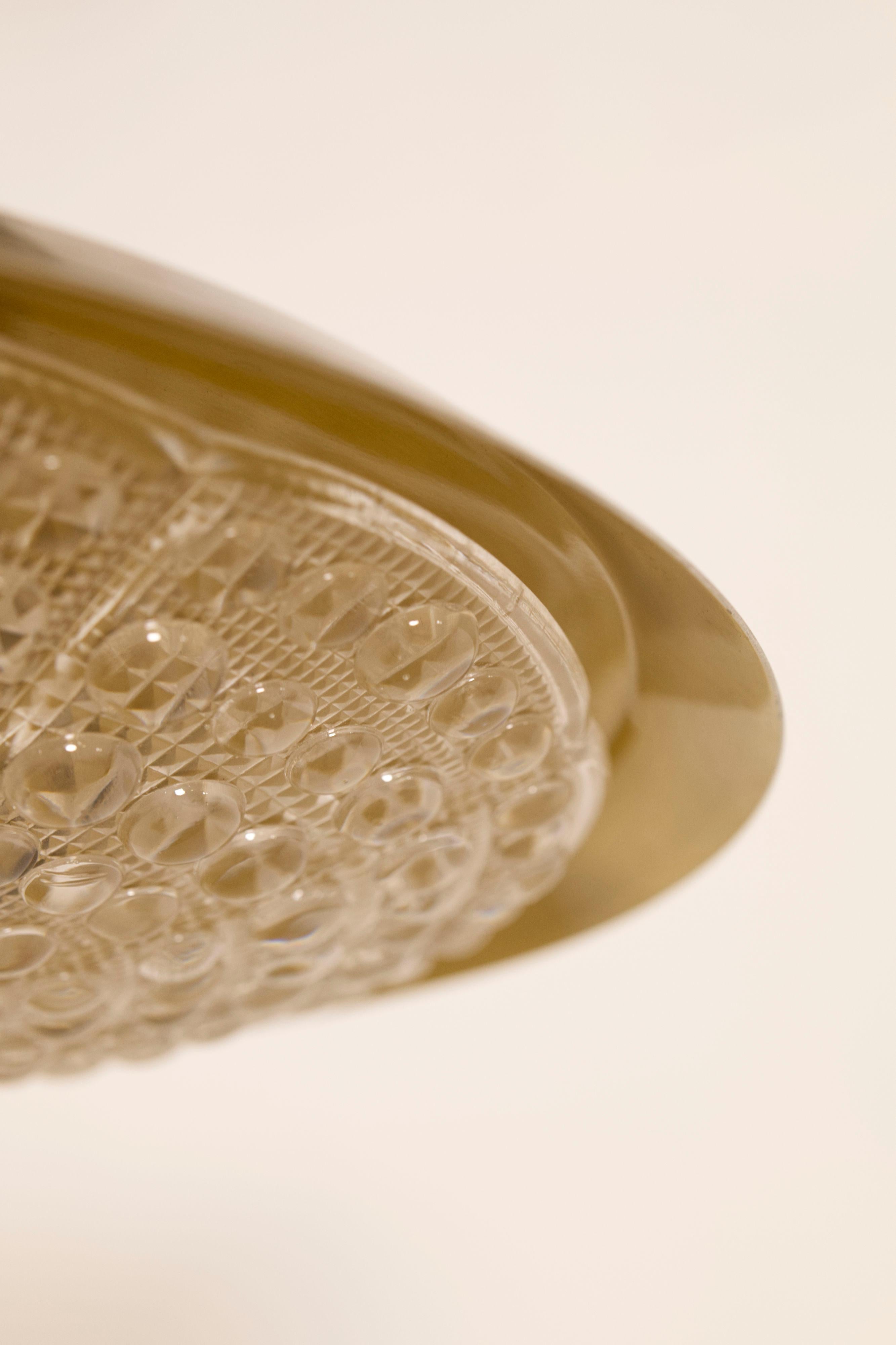 Milieu du XXe siècle Grande lampe suspendue en métal et verre 