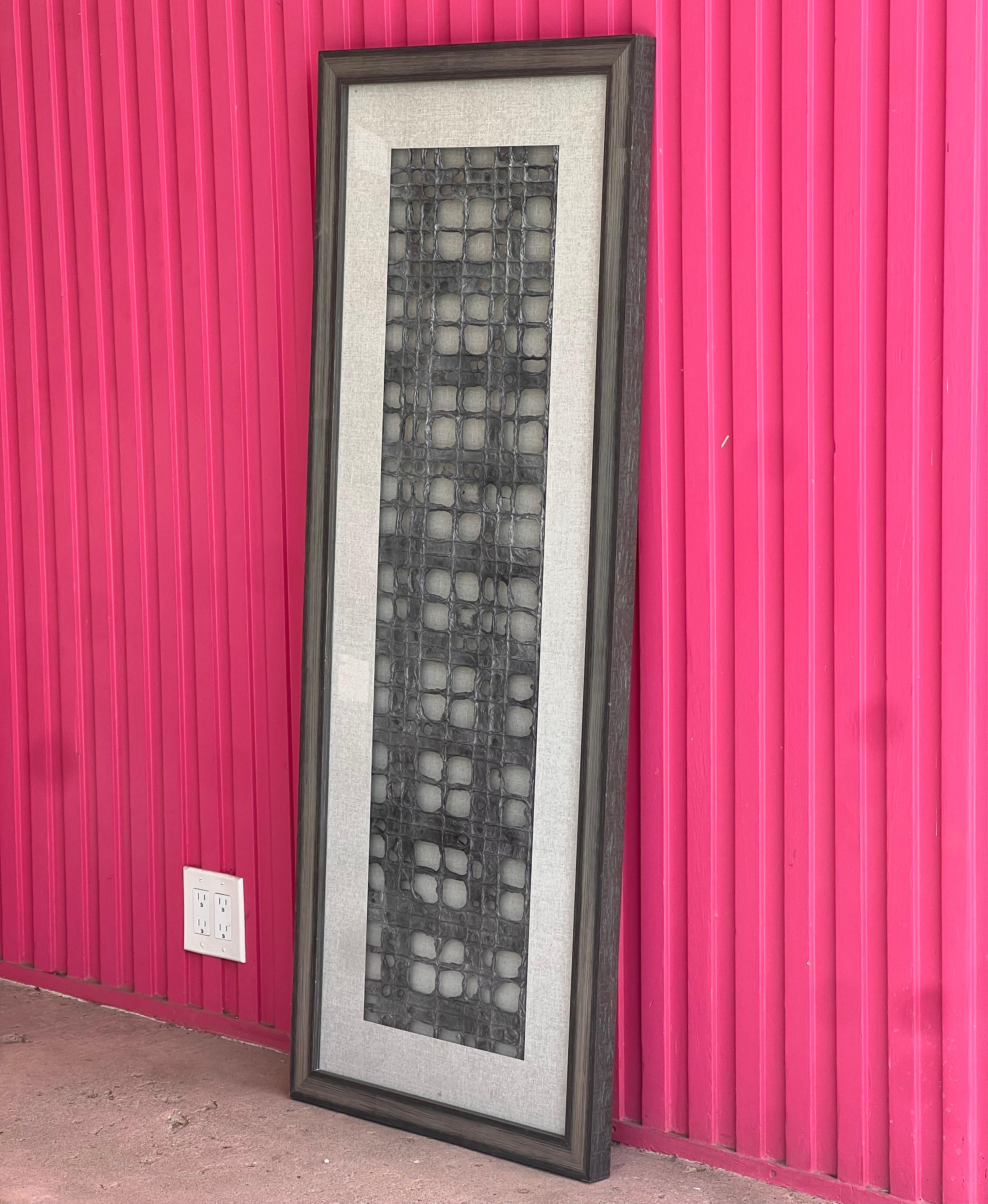 Grande œuvre d'art encadrée de fibres métalliques, prête à être accrochée, 20e siècle en vente 9