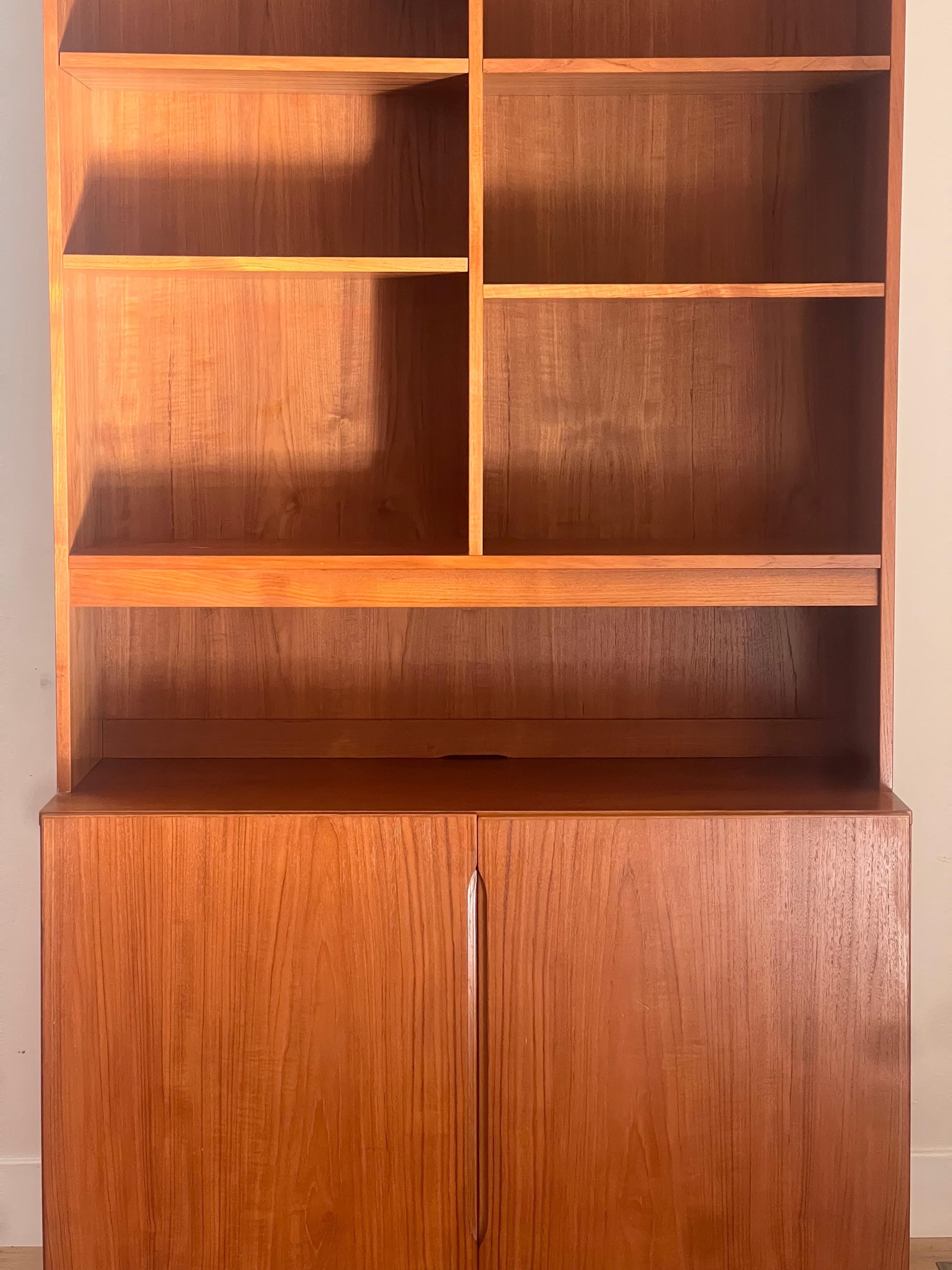 Danois Une grande huche moderne du milieu du siècle par Up Modernityabrik, Danemark circa 1965 en vente