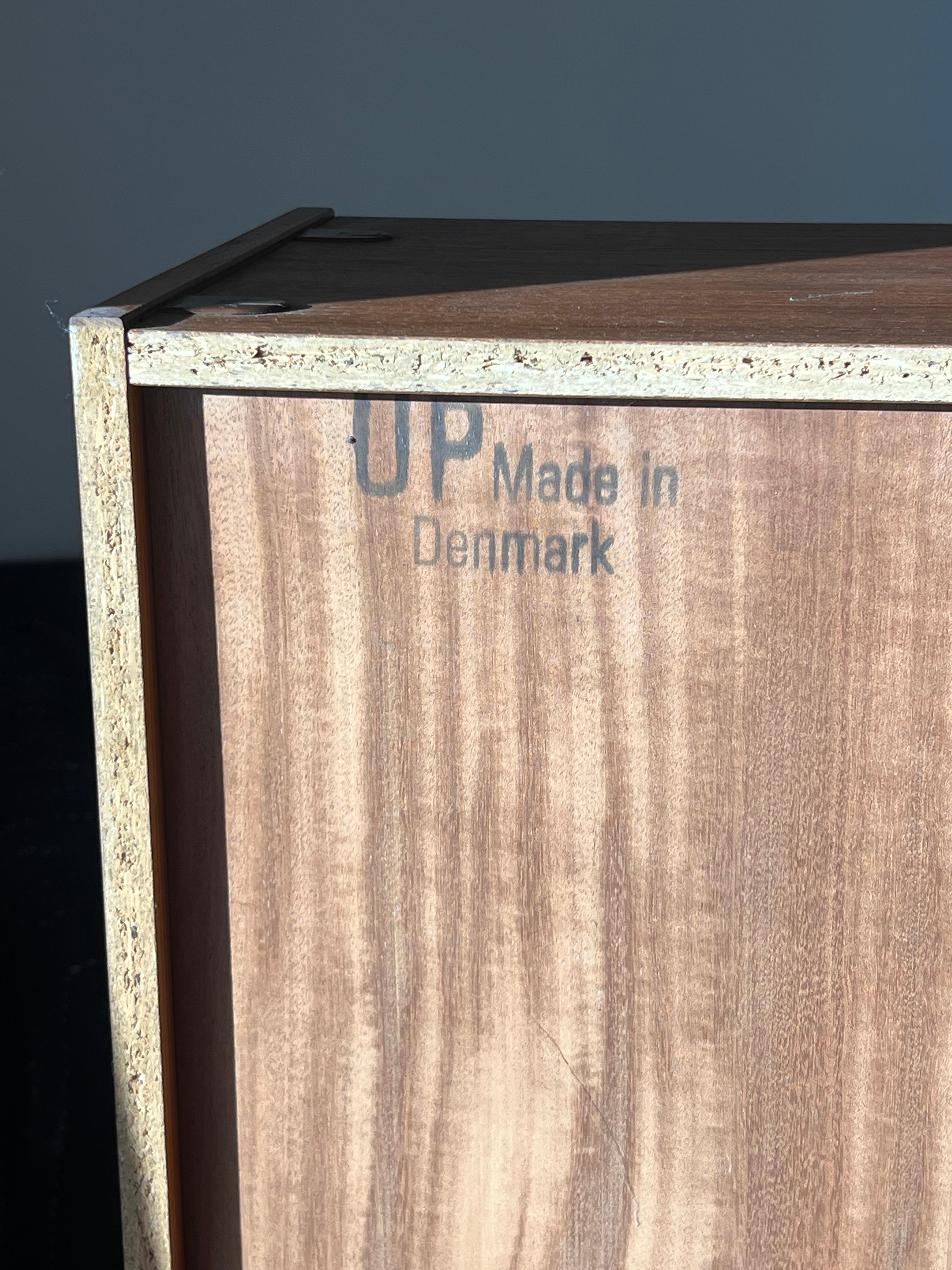 Une grande huche moderne du milieu du siècle par Up Modernityabrik, Danemark circa 1965 en vente 12