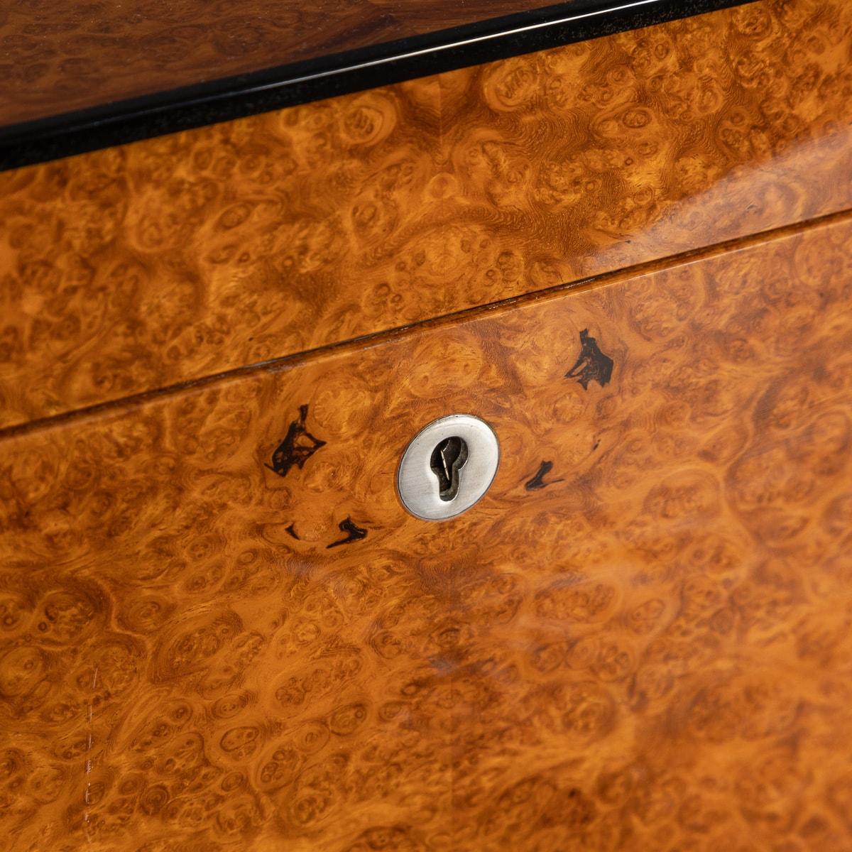 Grand vide-poche moderne Jaguar d'Anthony Holt en vente 9