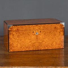 Grande Humidor moderno Jaguar di Anthony Holt