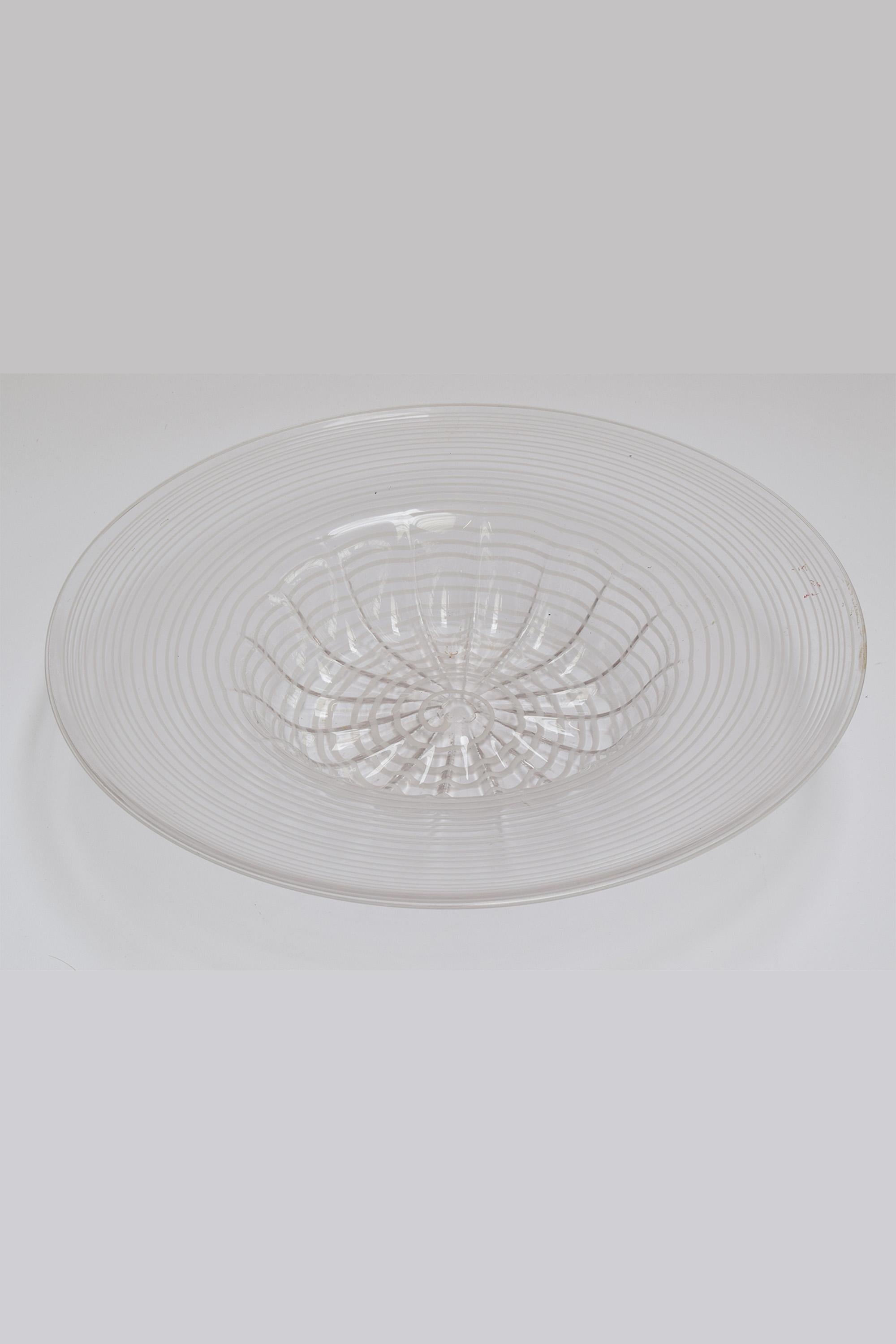 italien Grand bol en verre de Murano par Venini en vente