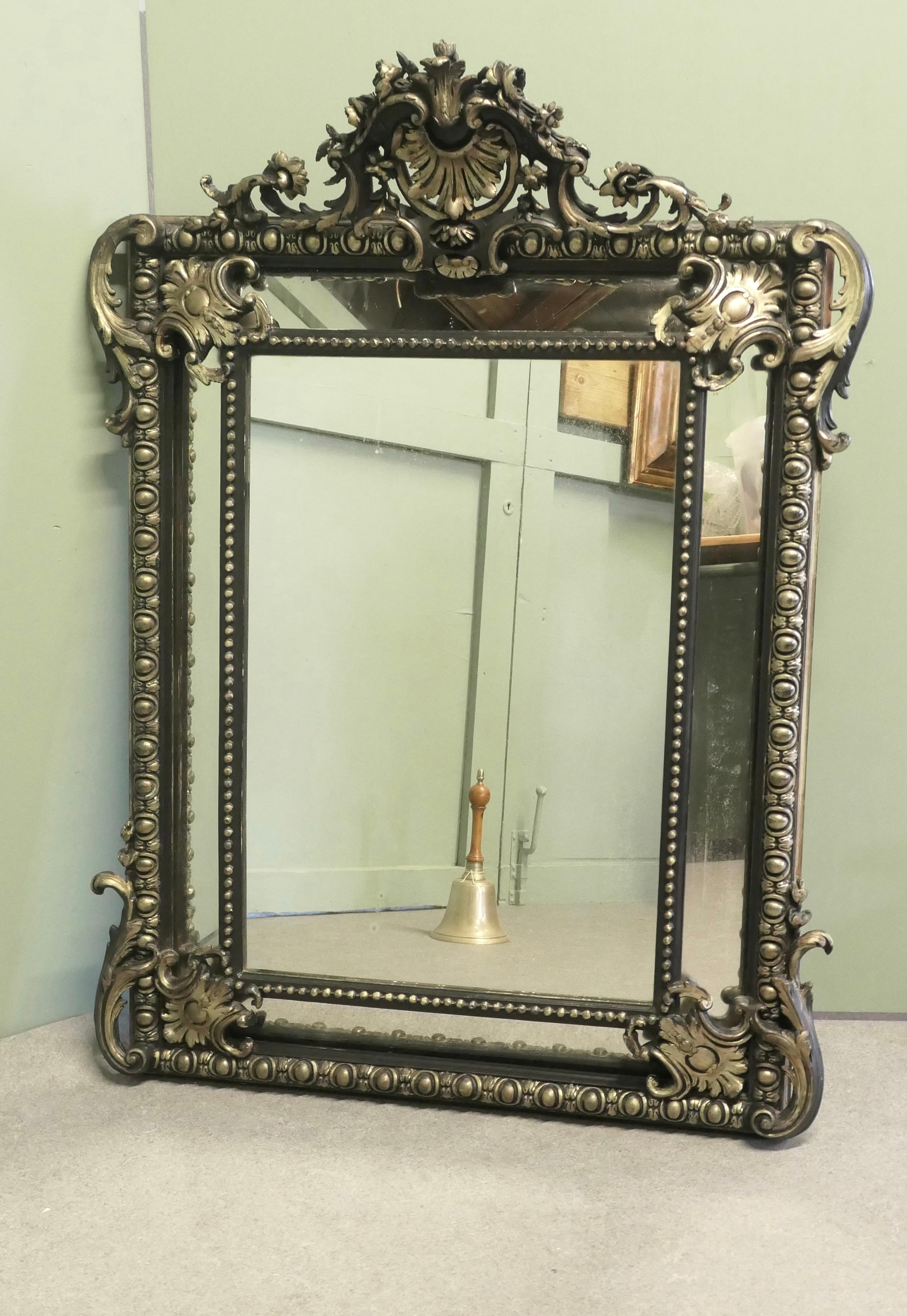 Stile provenzale Un grande specchio a cuscino francese di Napoleone III in vendita