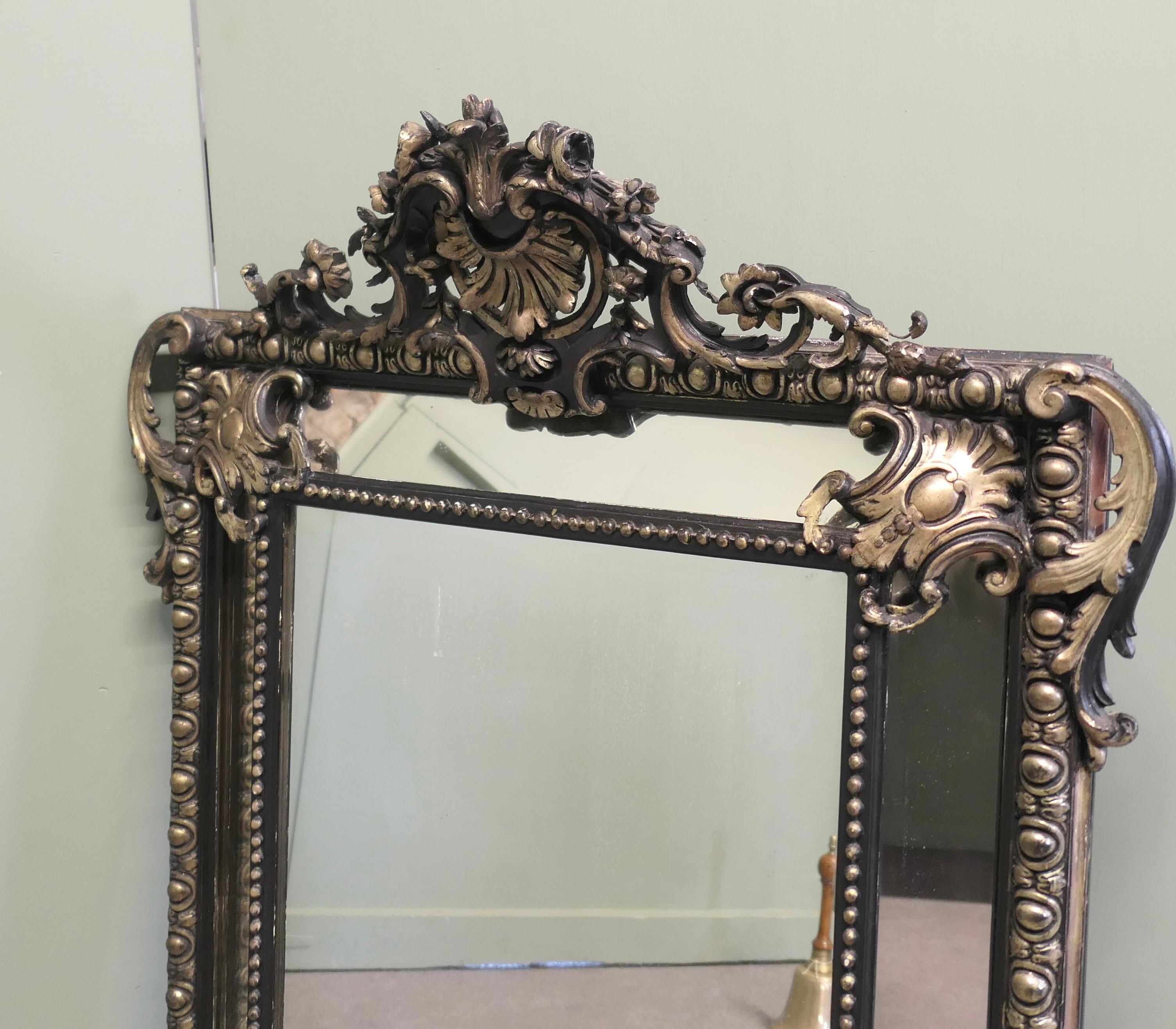 XIX secolo Un grande specchio a cuscino francese di Napoleone III in vendita