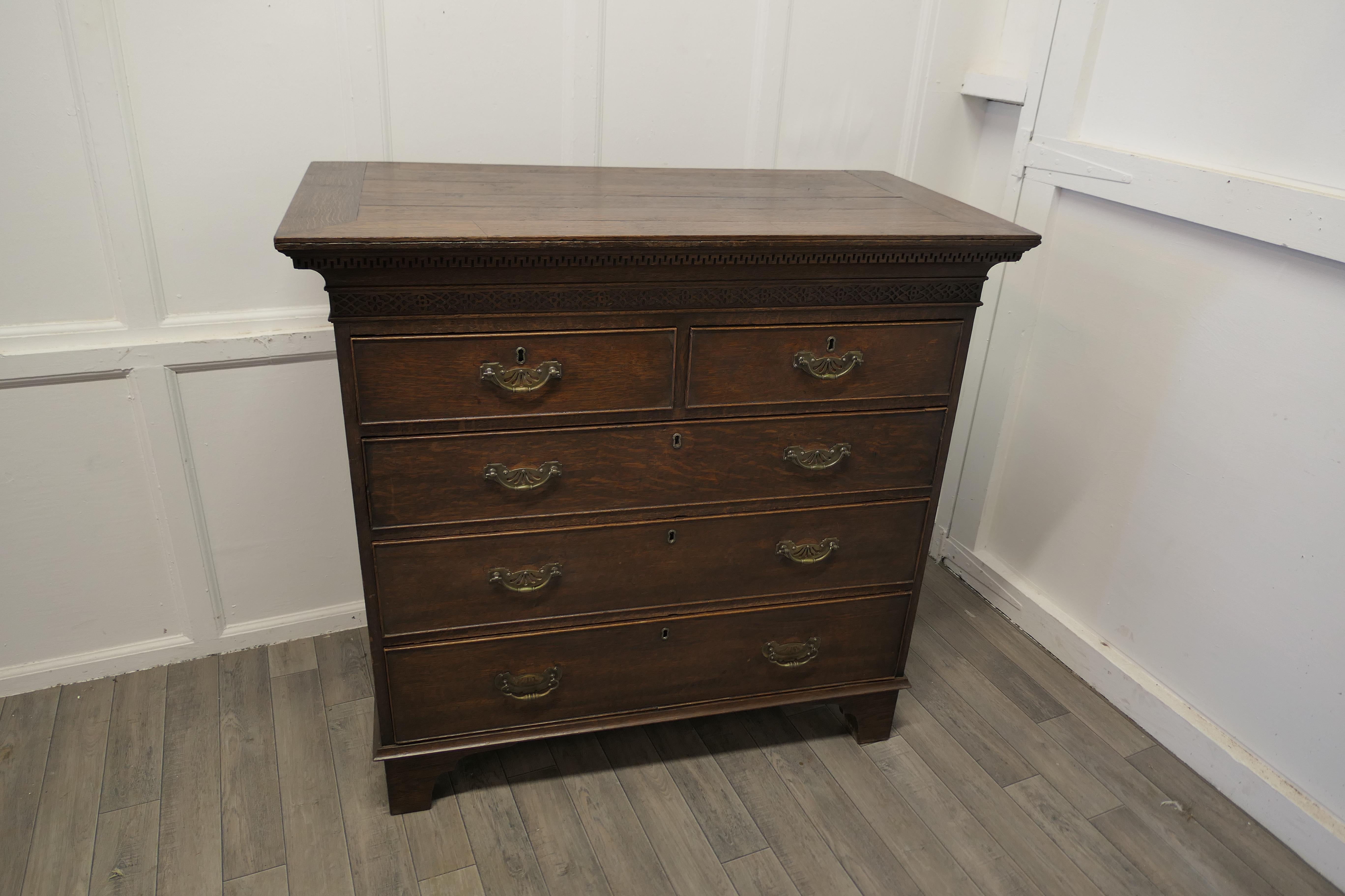 Large Oak Chest of Drawers For Sale 5