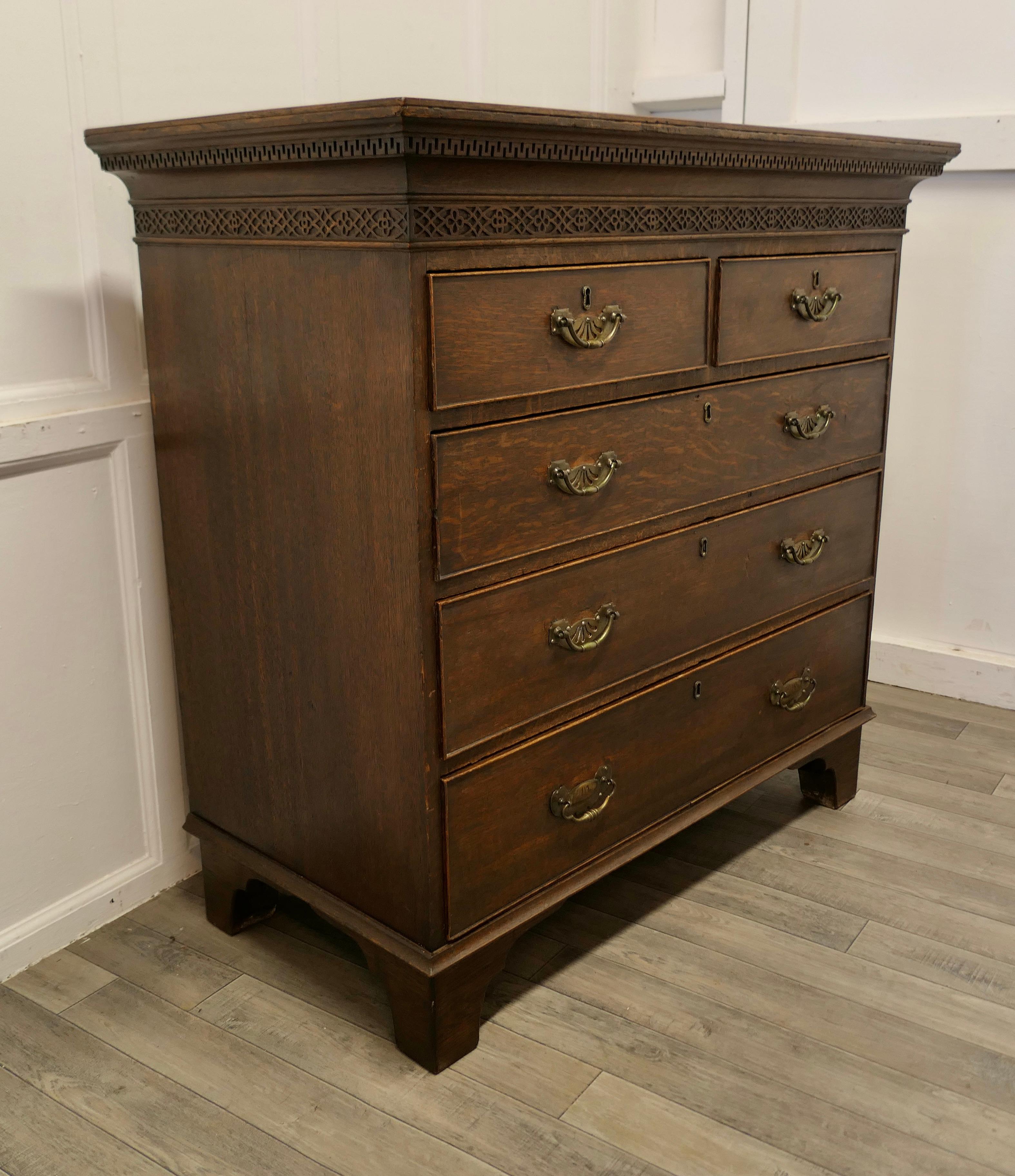 Early Victorian Large Oak Chest of Drawers For Sale