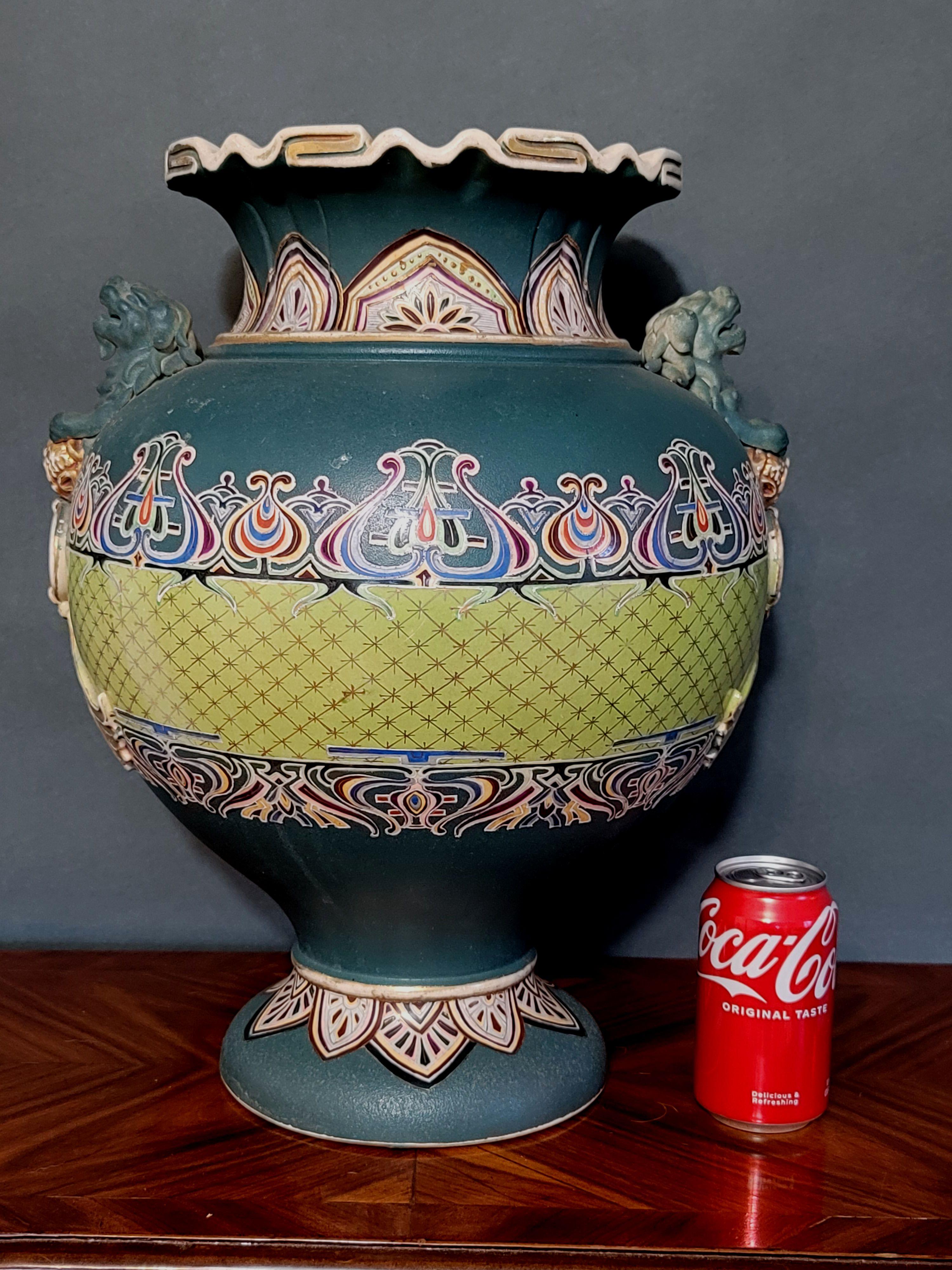 Large of Art Nouveau Japanese Satsuma Style Vase For Sale 8