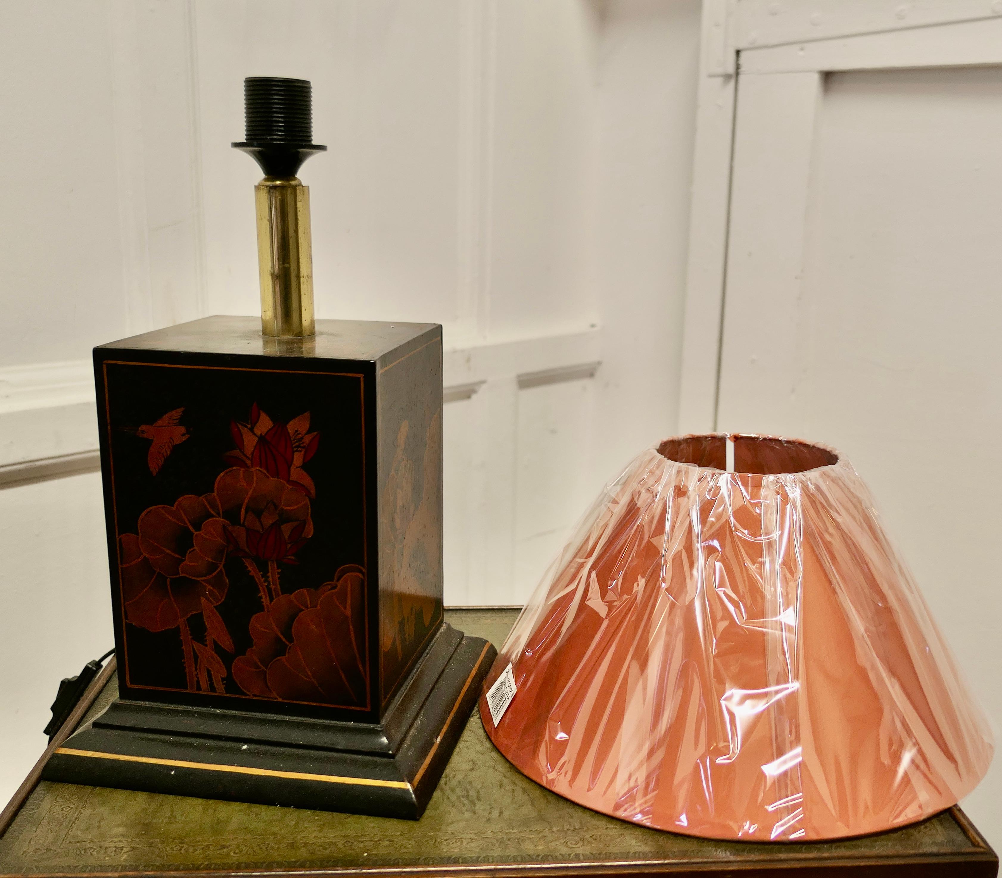 A Large Oriental Lacquer Cube Sideboard Lamp  The lamp is made in Wood and Brass In Good Condition For Sale In Chillerton, Isle of Wight