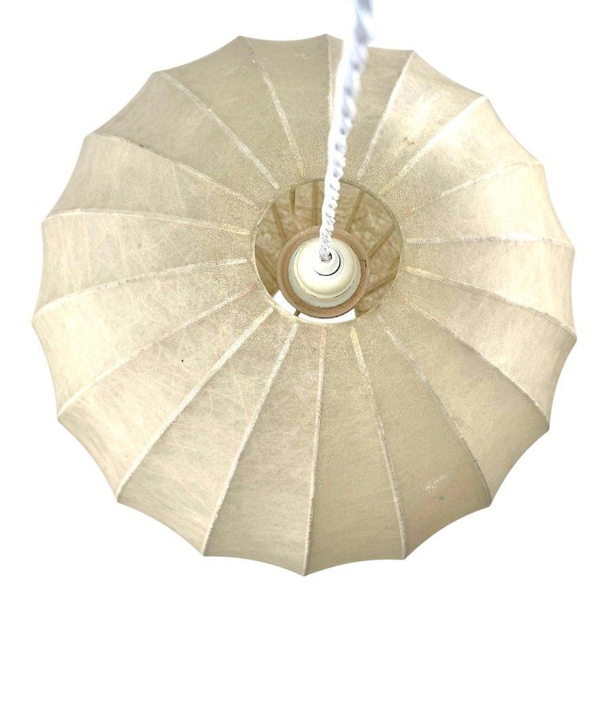 Una gran lámpara de bola de capullo original de los años 60, de Achille Castiglioni en venta 1