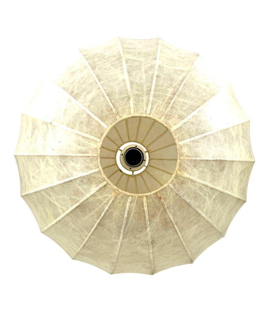 Una gran lámpara de bola de capullo original de los años 60, de Achille Castiglioni en venta 3