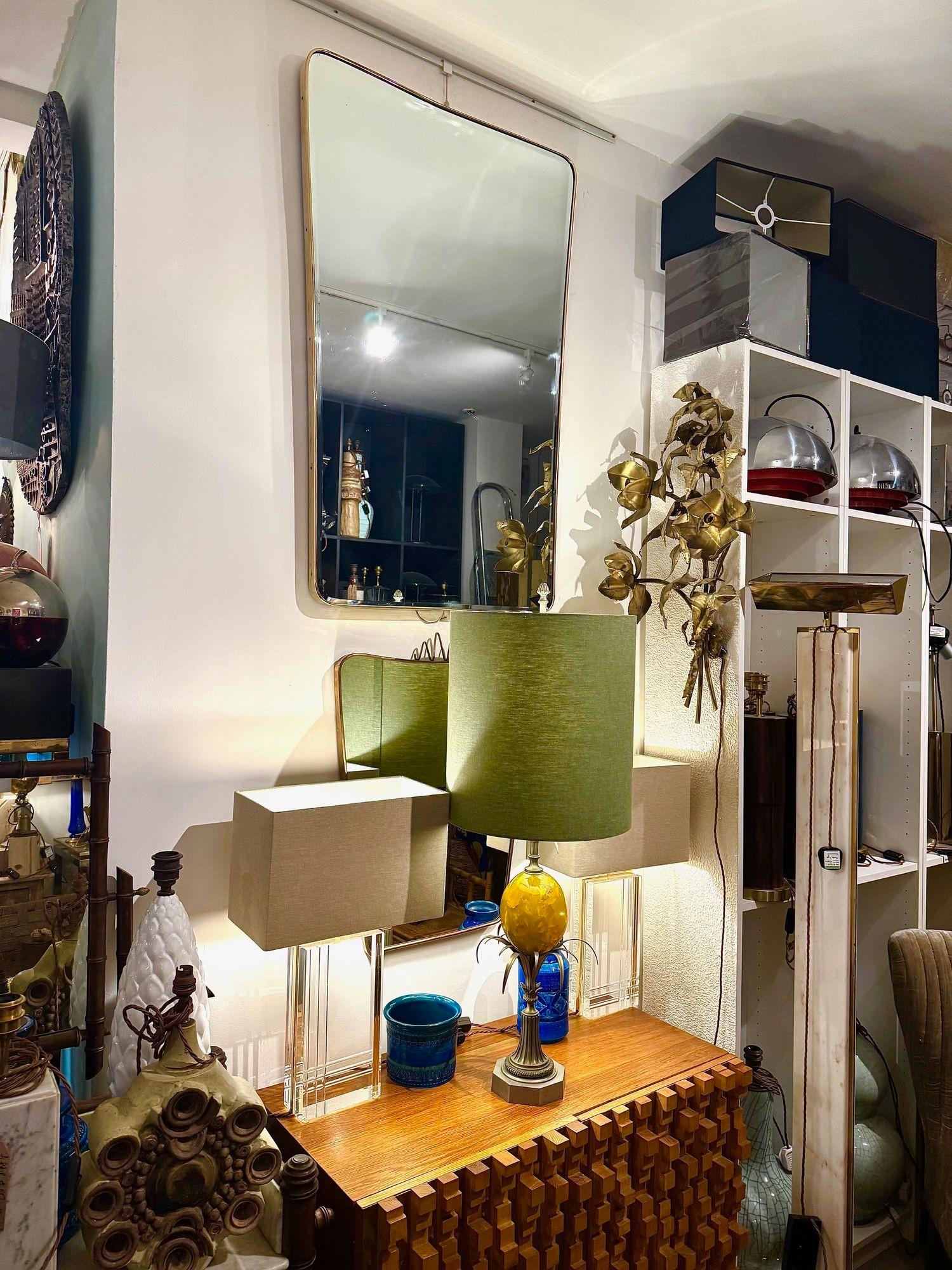 A large original Italian 1950s brass framed mirror with original bevelled plate For Sale 6