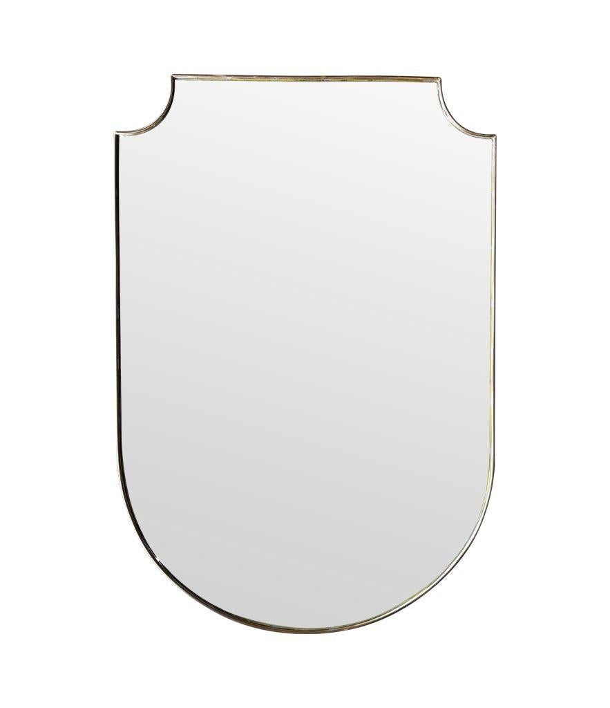 italien A large orignal 1950s Italian shield mirror with orignal mirror plate en vente